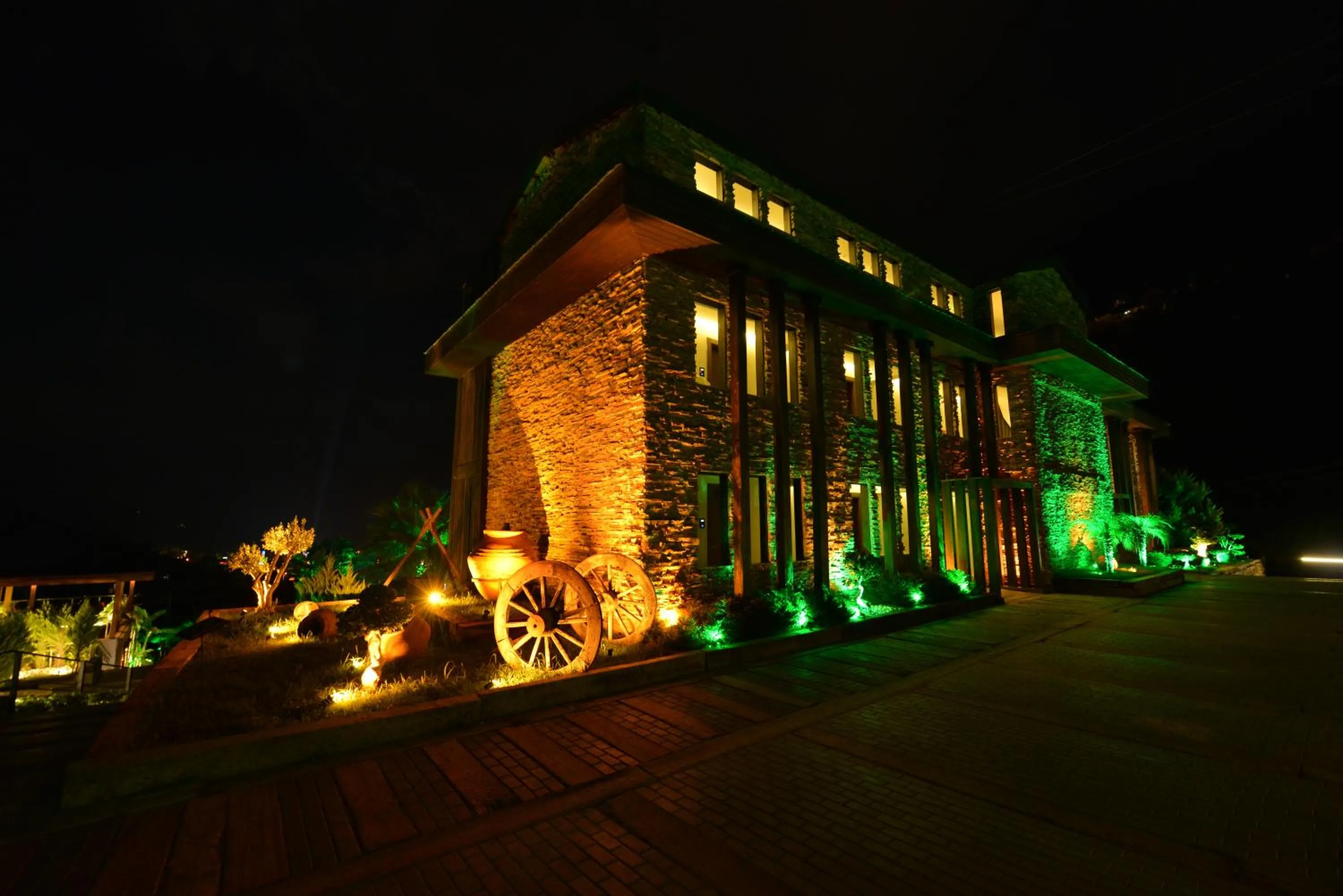 Property building in Manaspark Deluxe Hotel