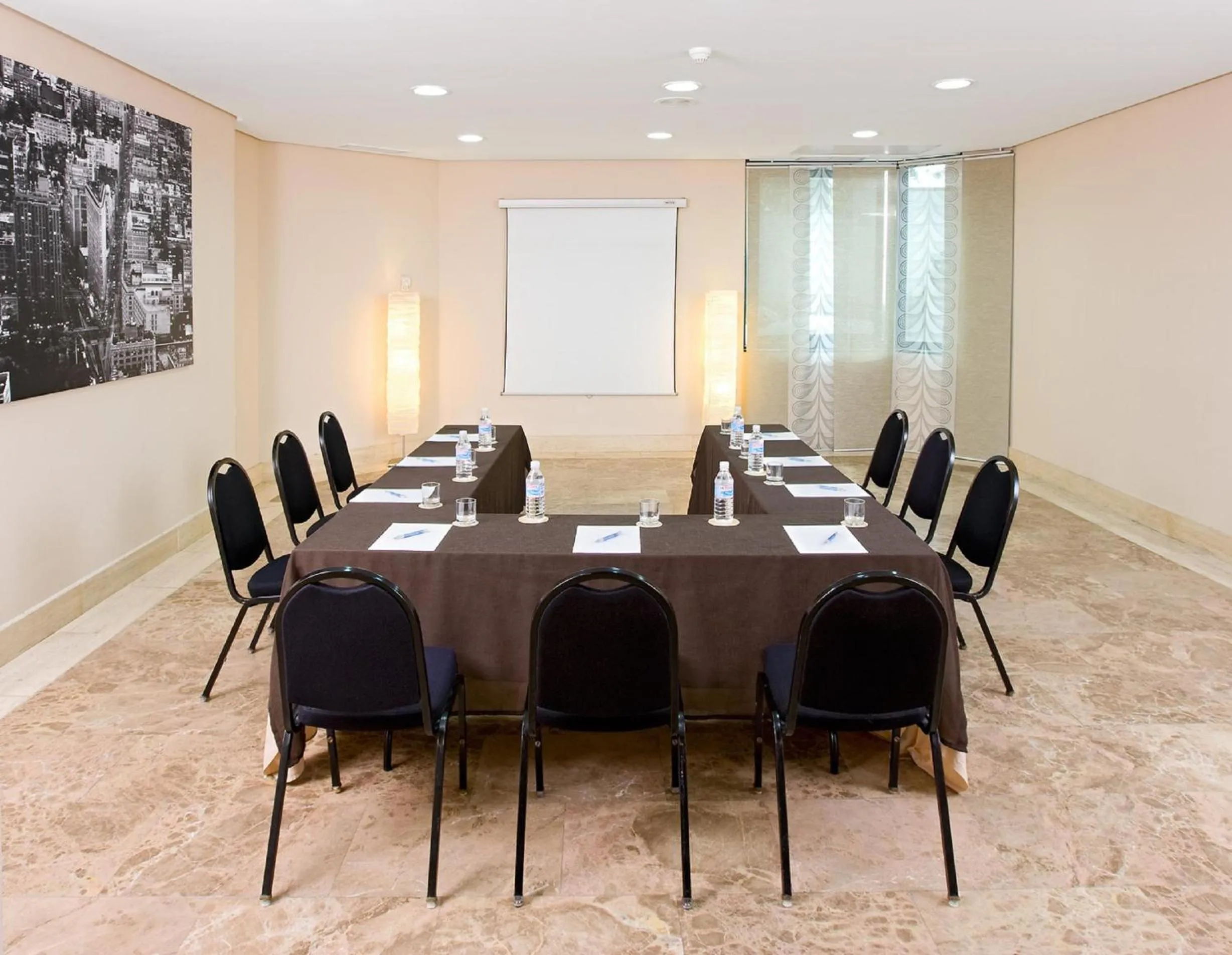 Business facilities in Apartamentos TH Las Rozas