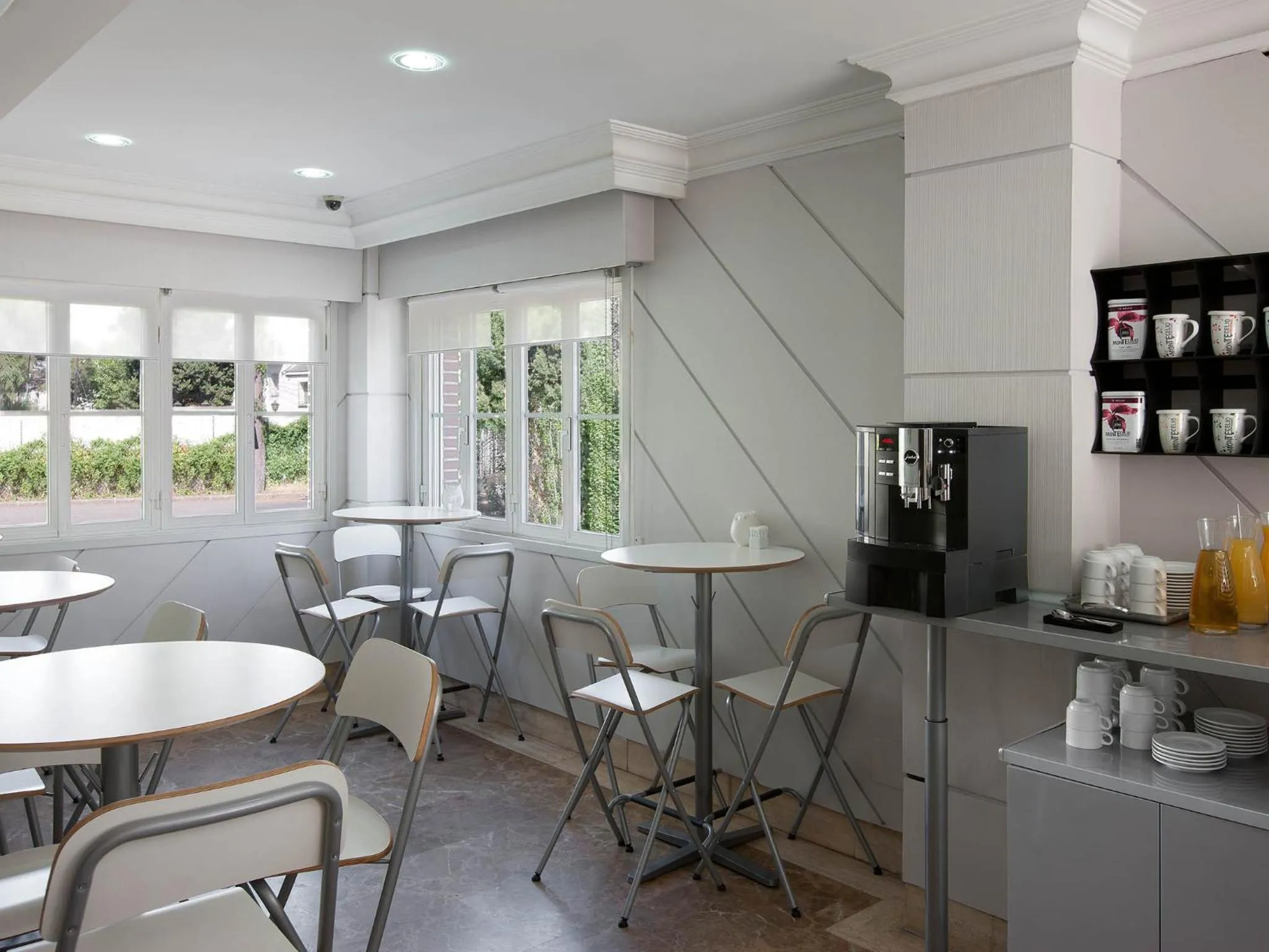 Restaurant/places to eat in TH Aravaca