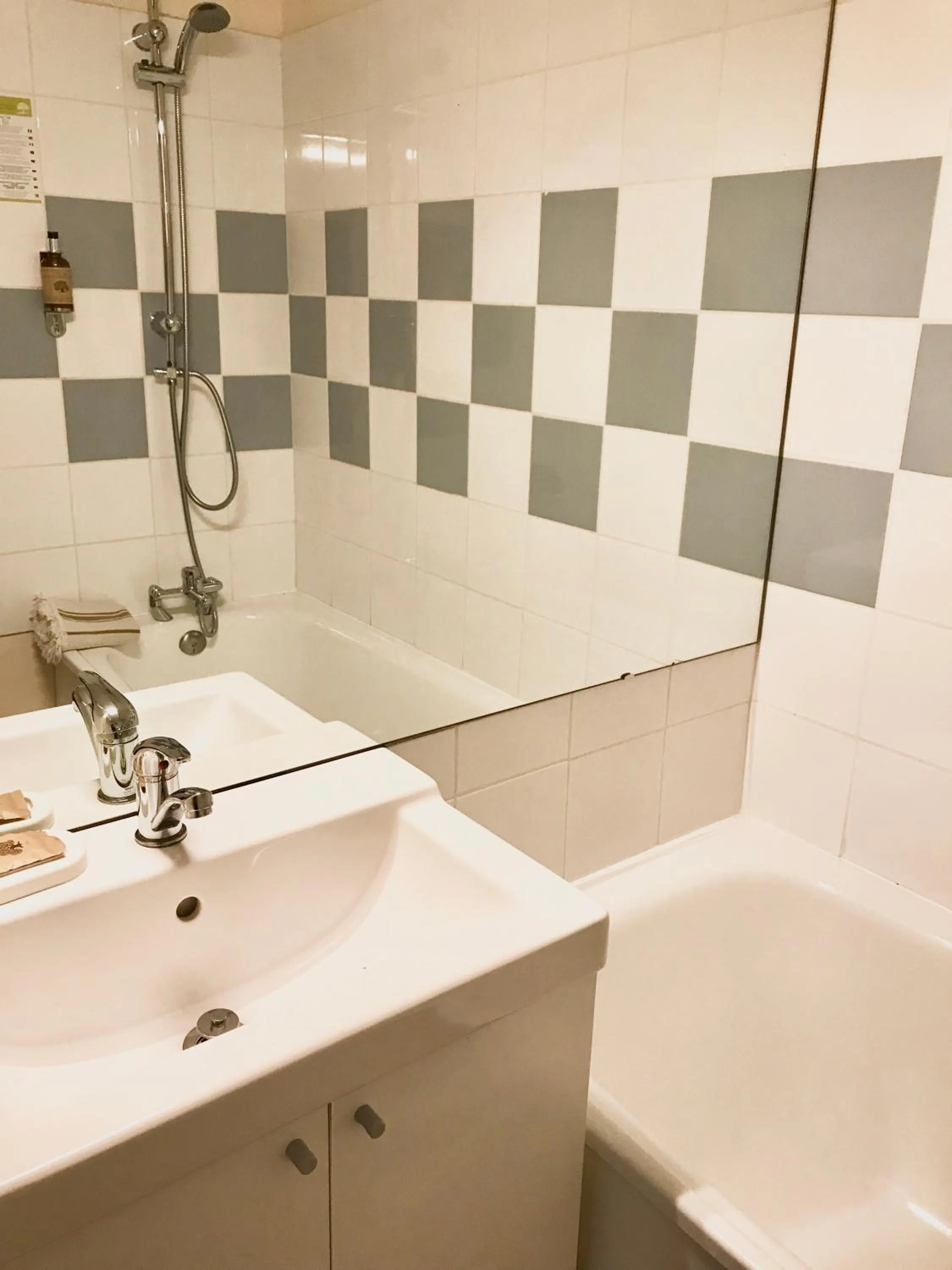 Decorative detail in Résidence Thibaud