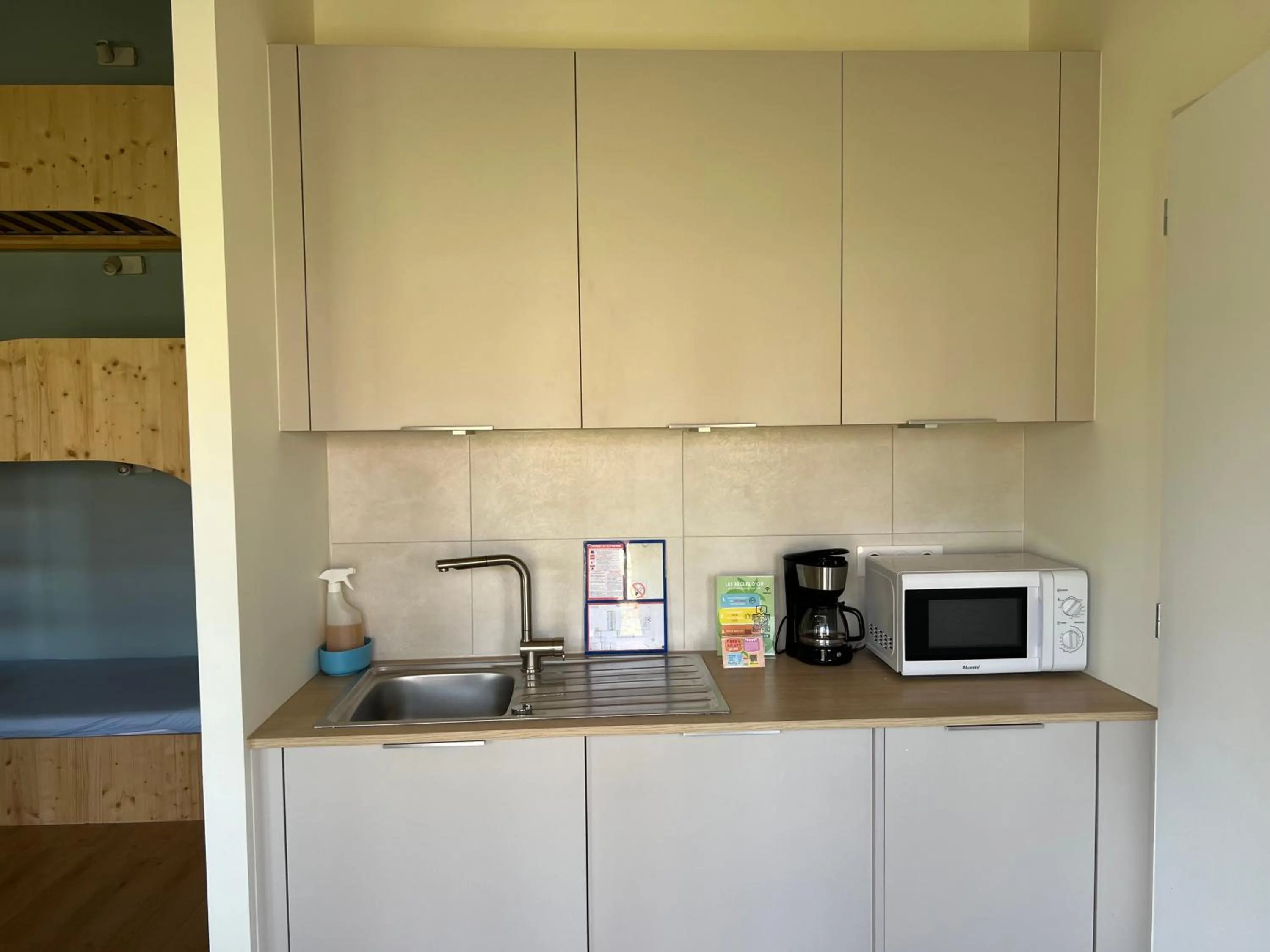 Coffee/tea facilities in Résidence Thibaud