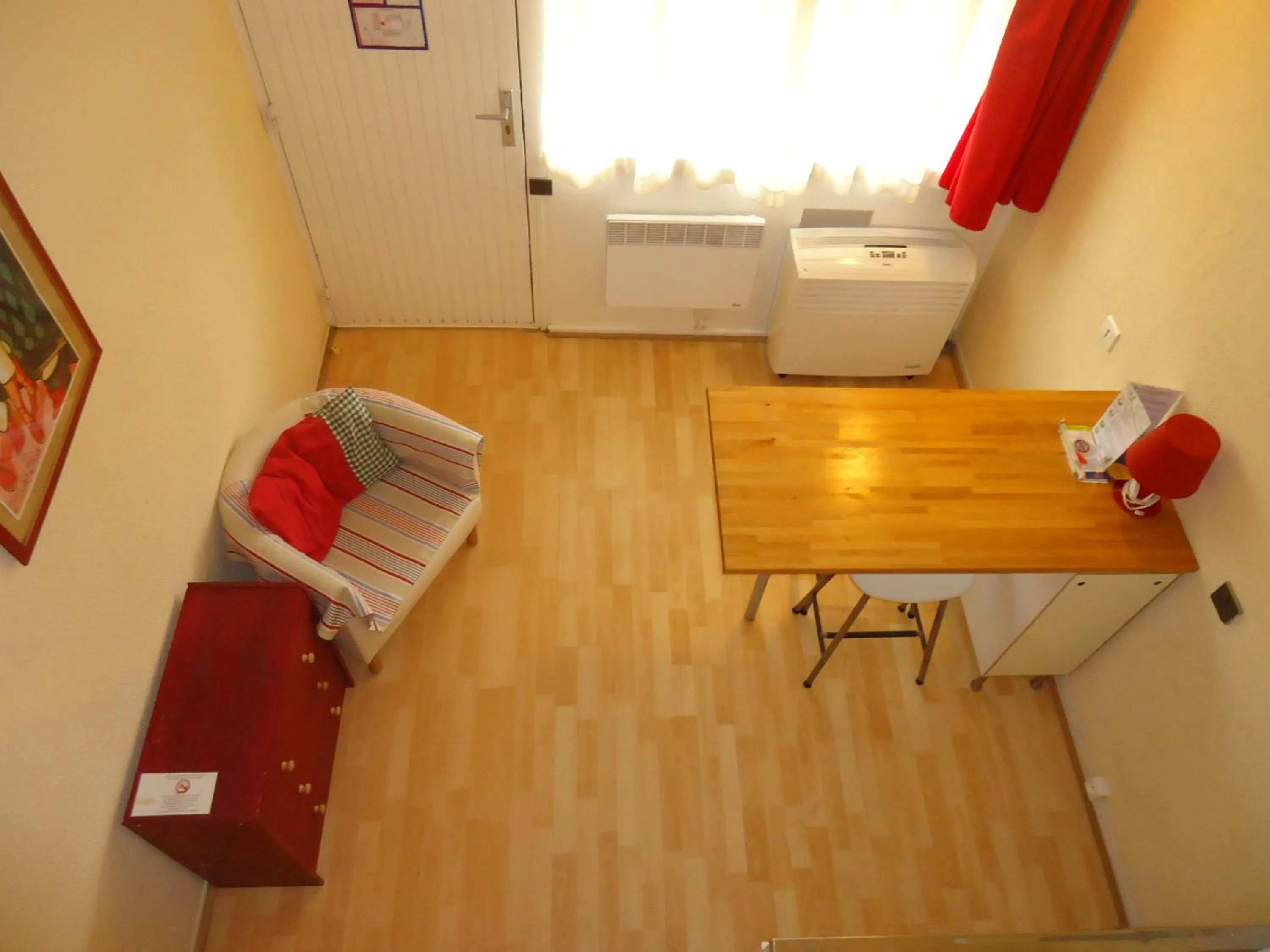 Photo of the whole room in Résidence Thibaud