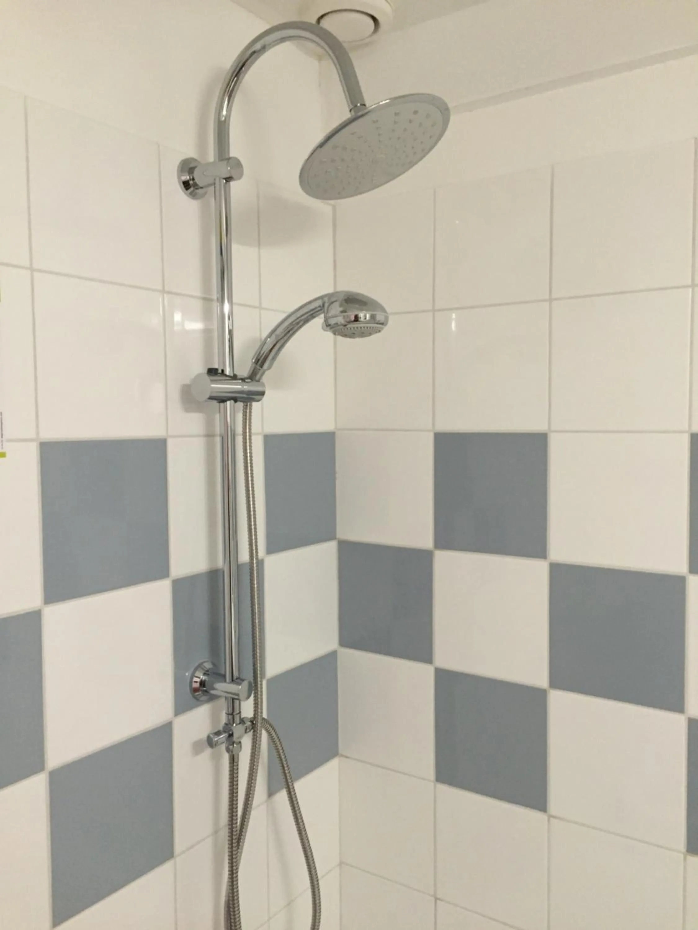Shower in Résidence Thibaud