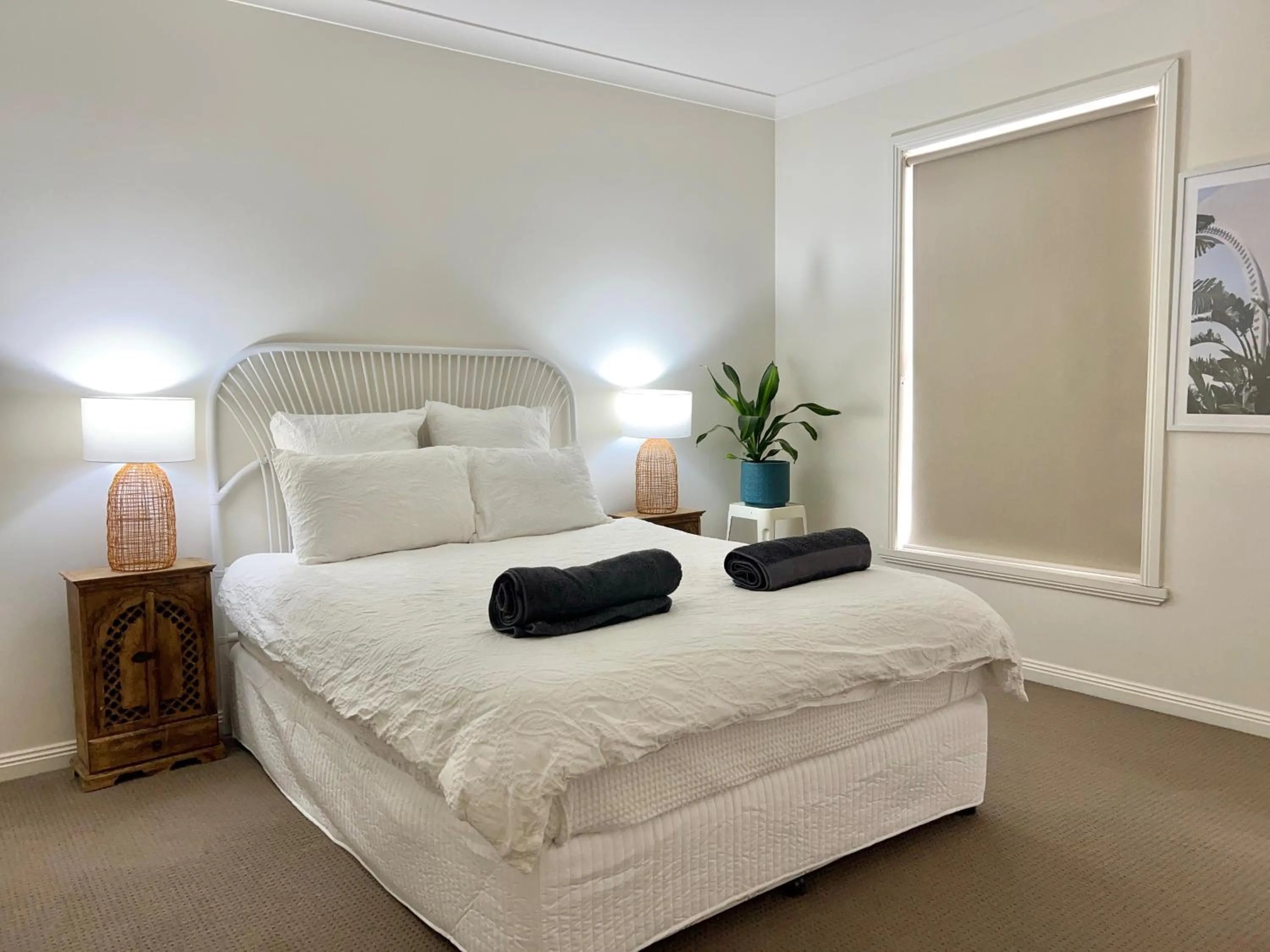 Bed in Stays on Main