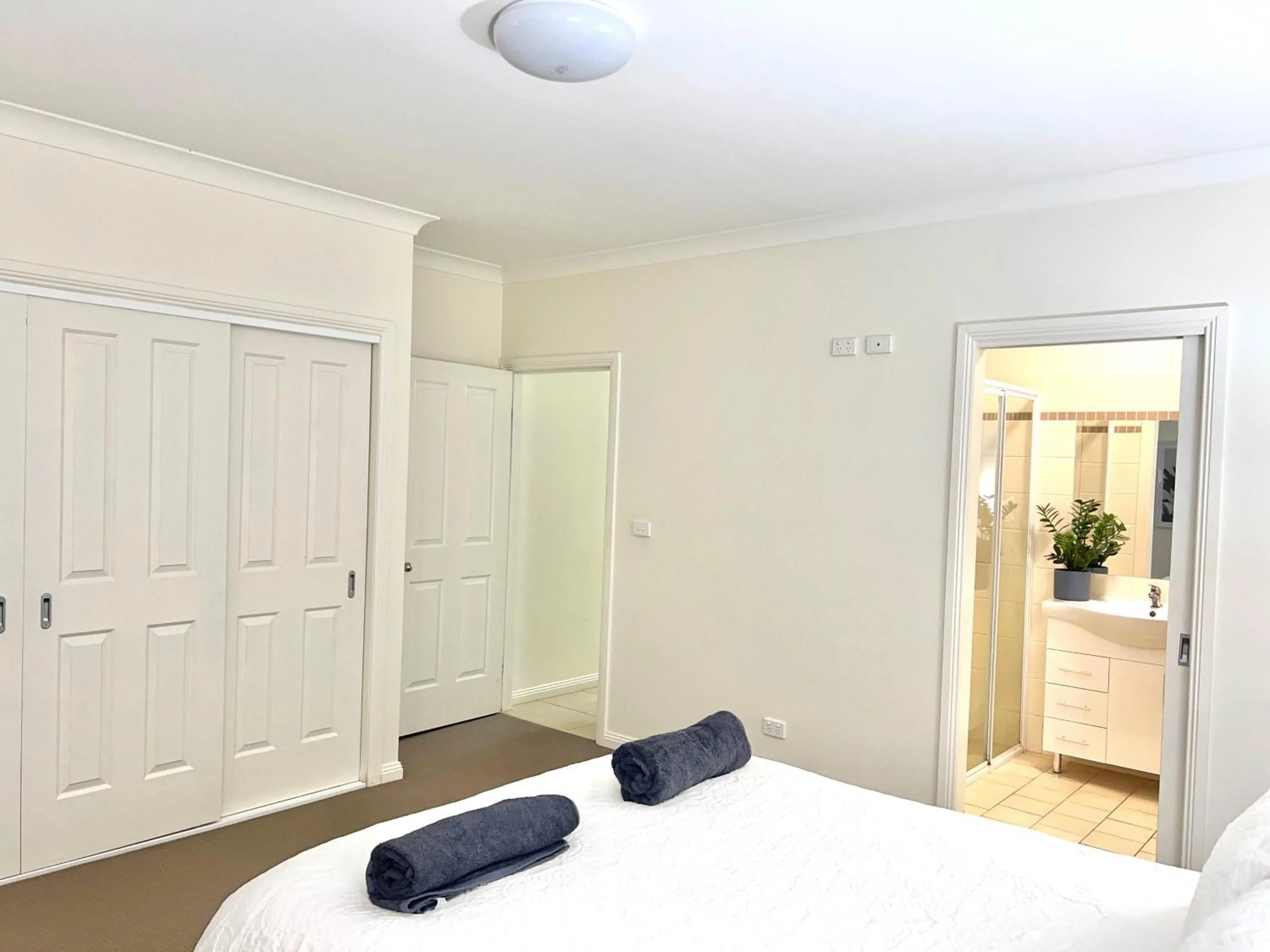 Bed in Stays on Main