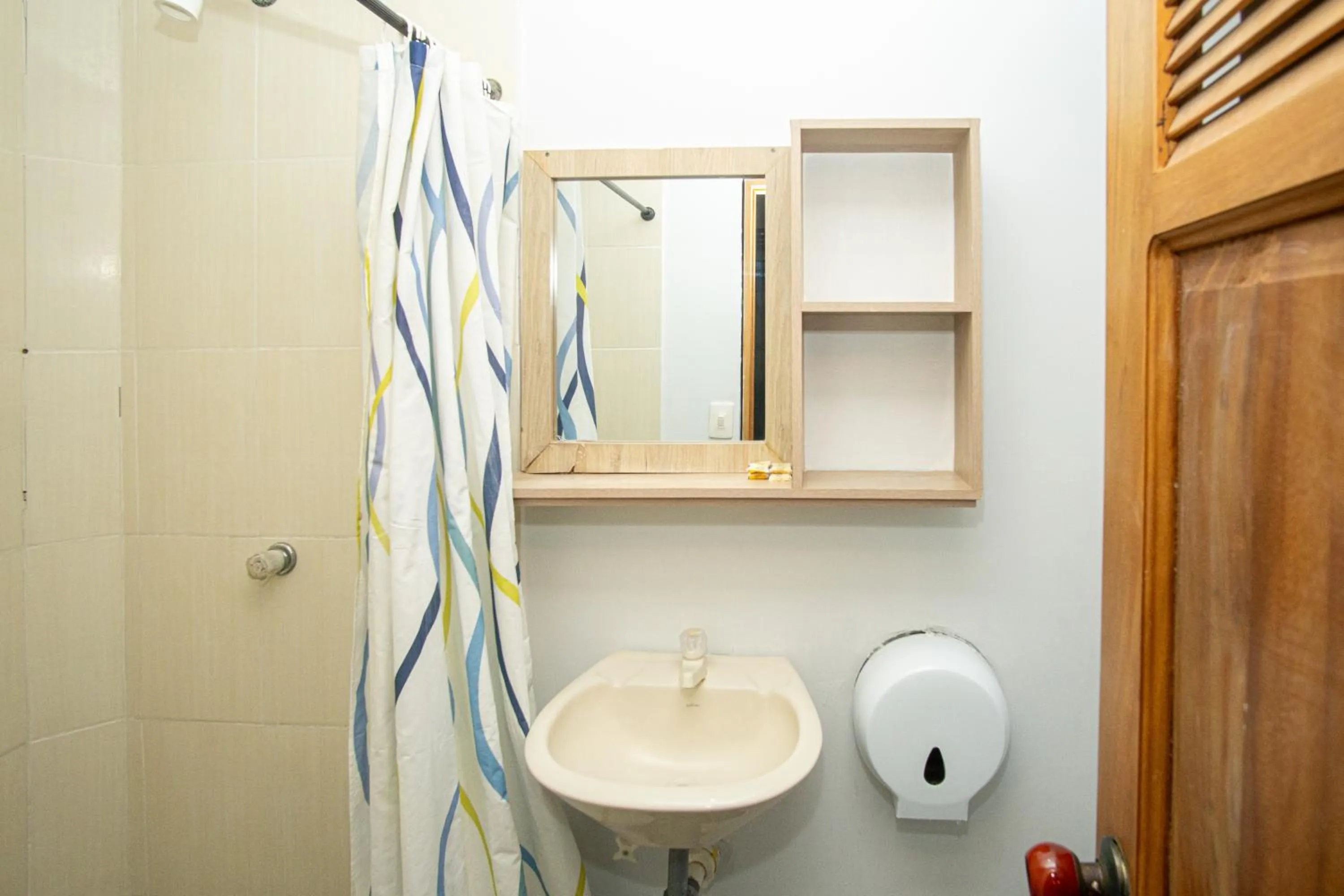 Shower in Hotel Playa Divina