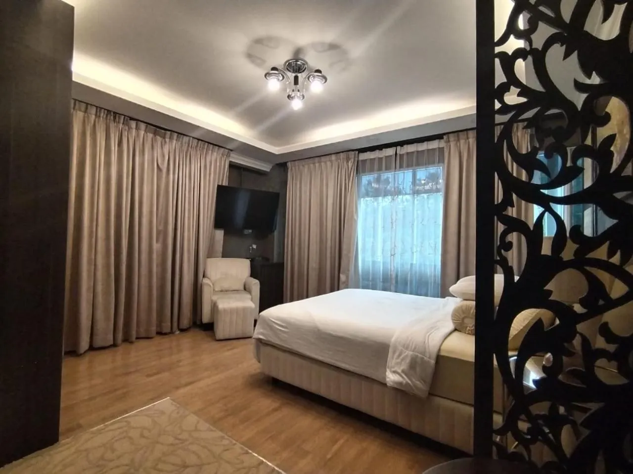 Bed in Grand Illusyin