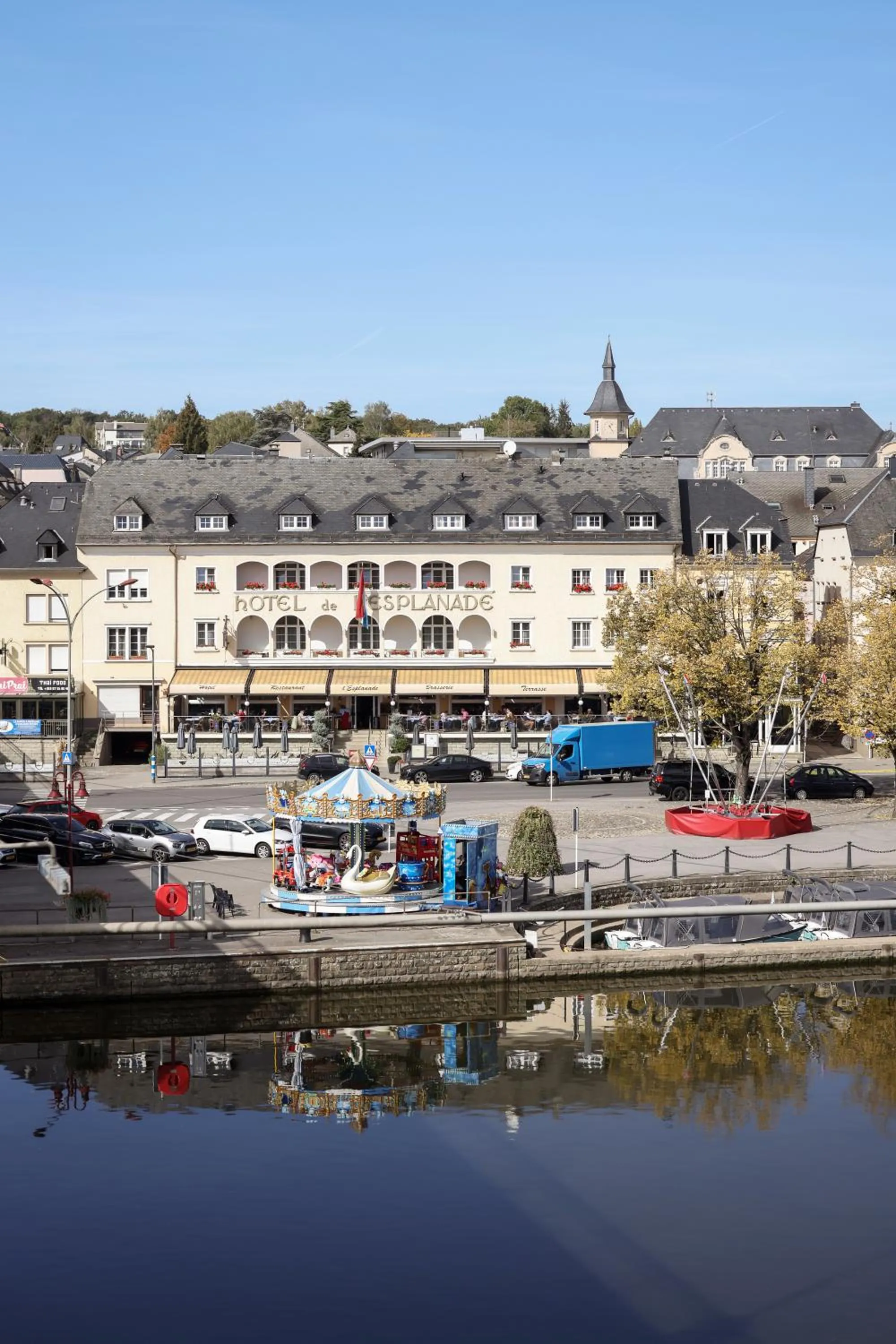 Property building in Hotel de l' Esplanade