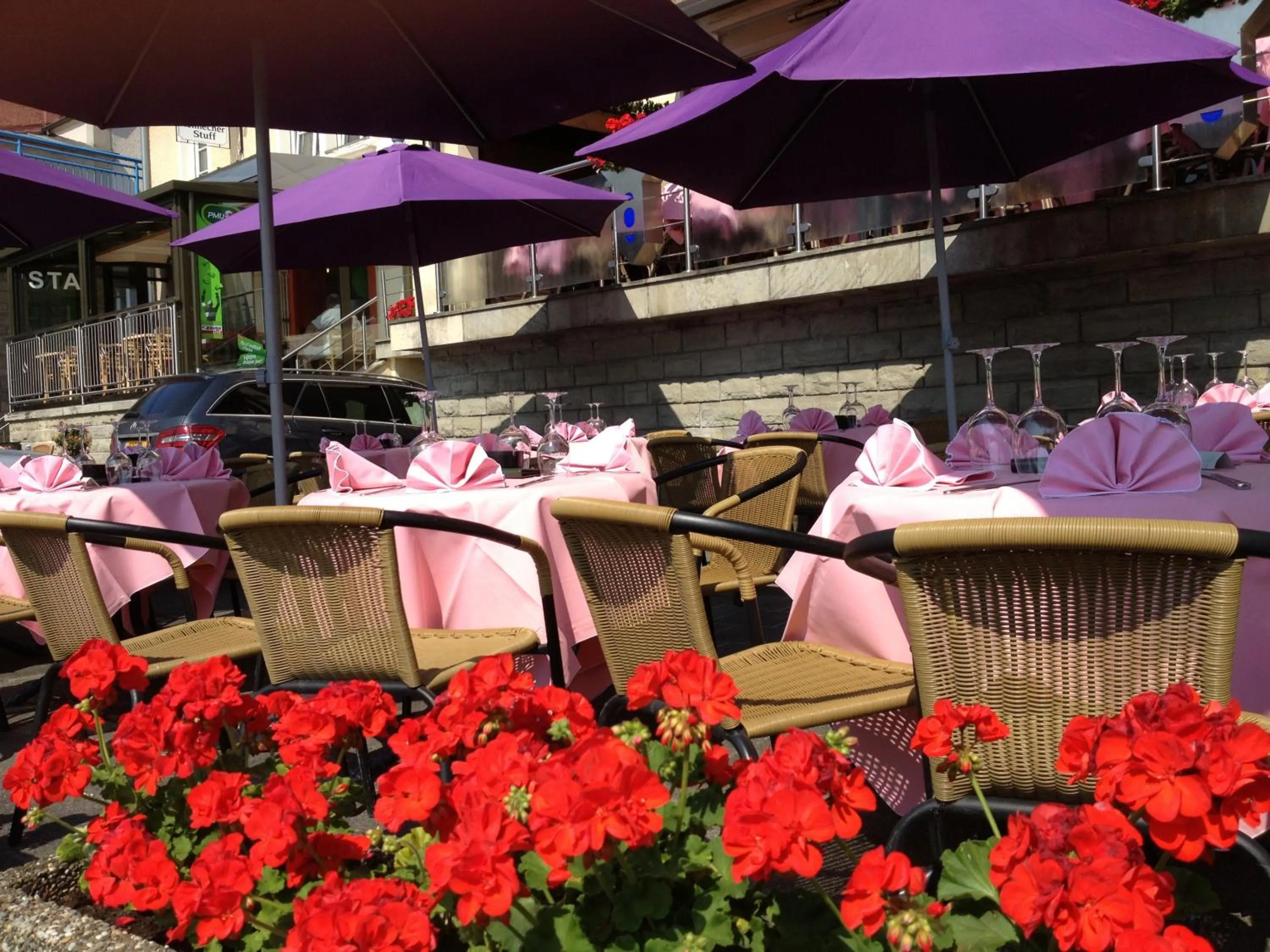 Restaurant/places to eat in Hotel de l' Esplanade