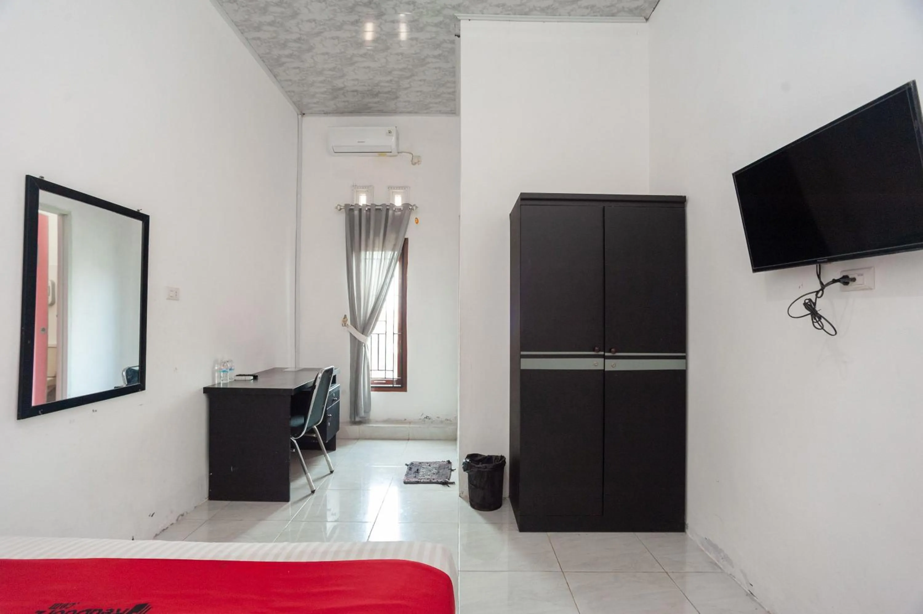 Bedroom, Bed in RedDoorz Syariah @ Jalan Panglima Polim Lampung