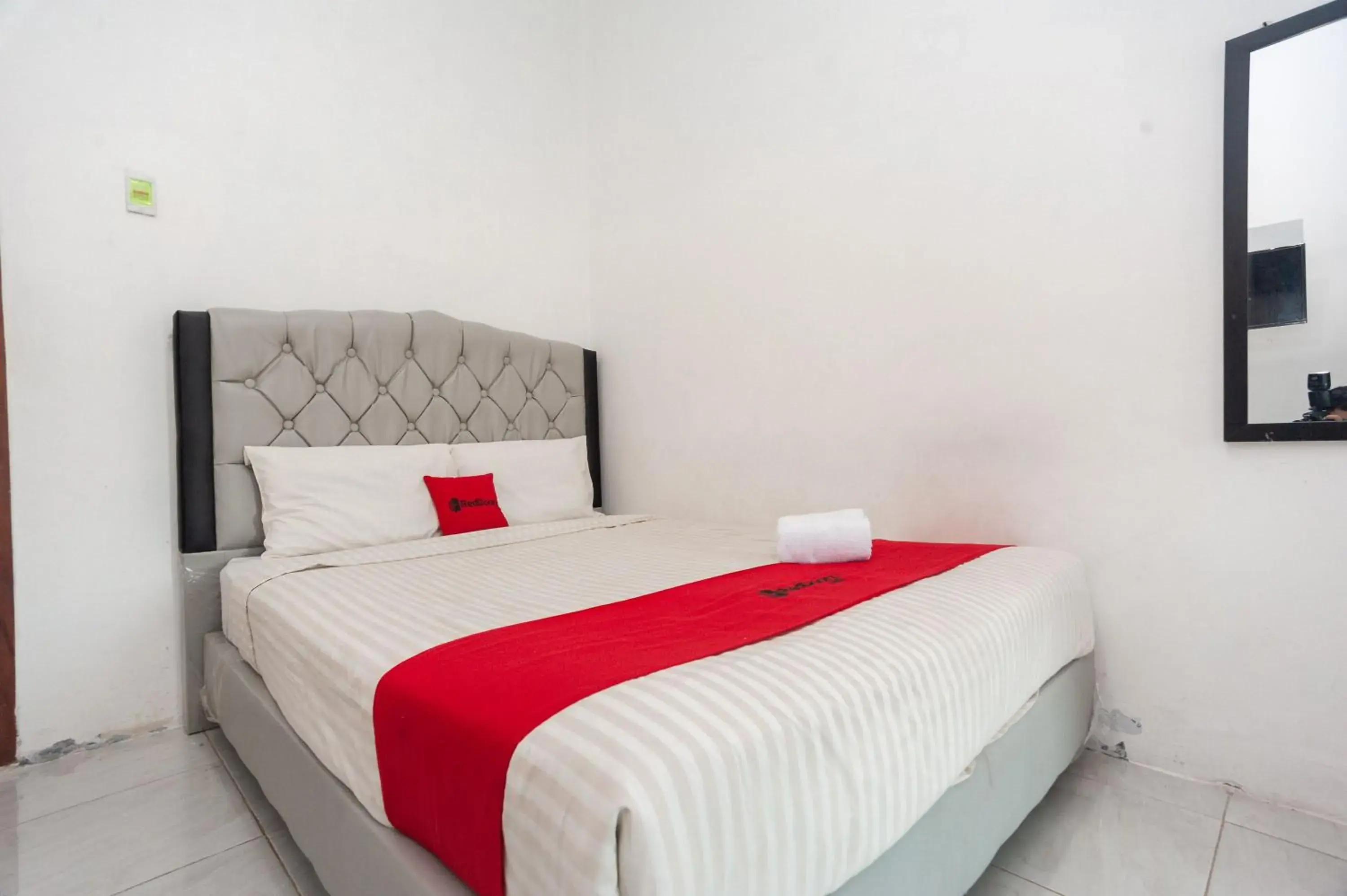 Double Room in RedDoorz Syariah @ Jalan Panglima Polim Lampung Double Room in RedDoorz Syariah @ Jalan Panglima Polim Lampung