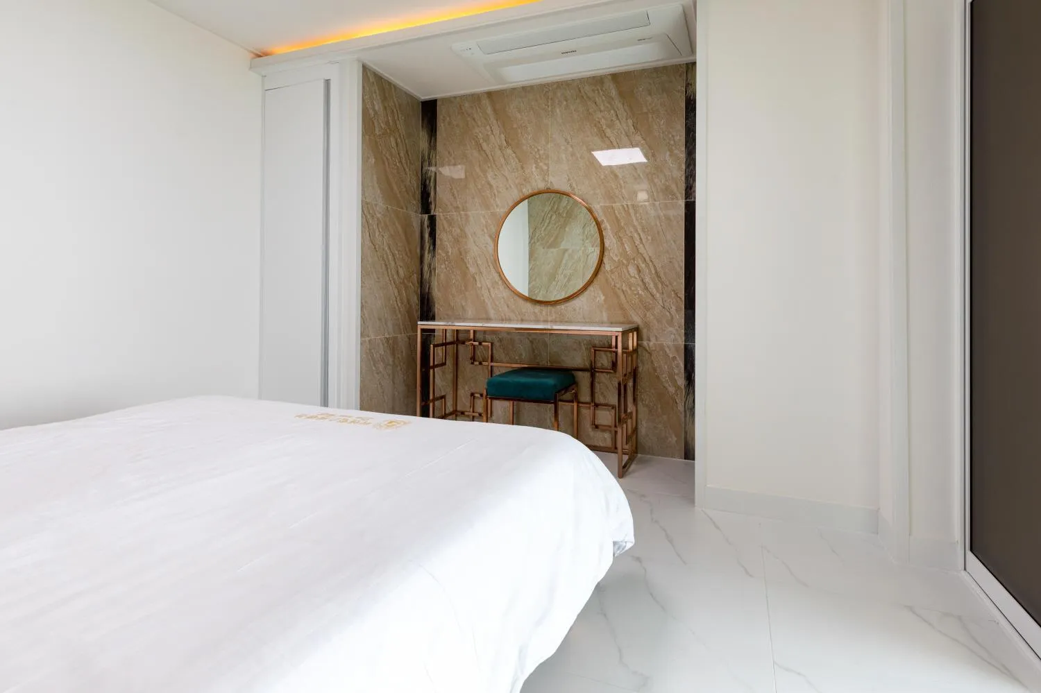 Bed in Aewol Oceanstay