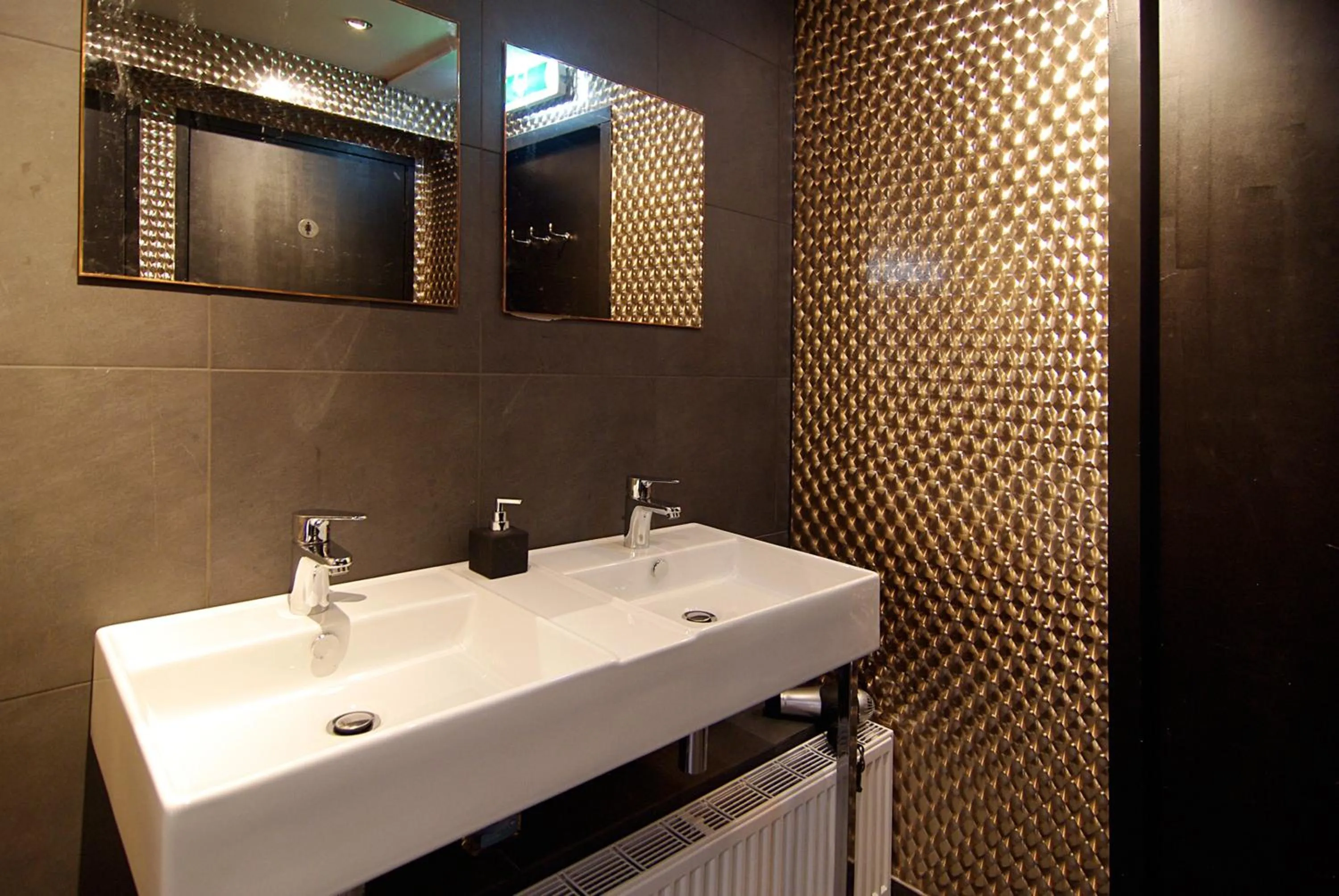 Bathroom in House of Freddy