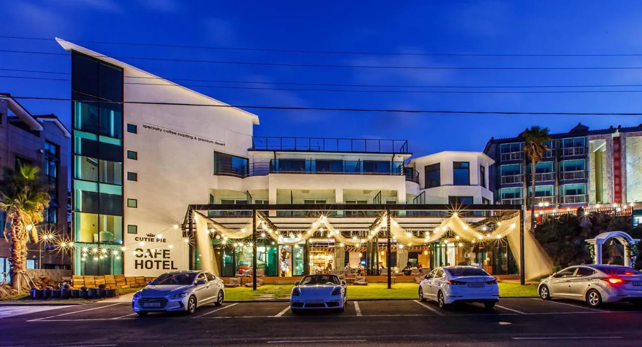 Property building in Cutie Pie Hotel