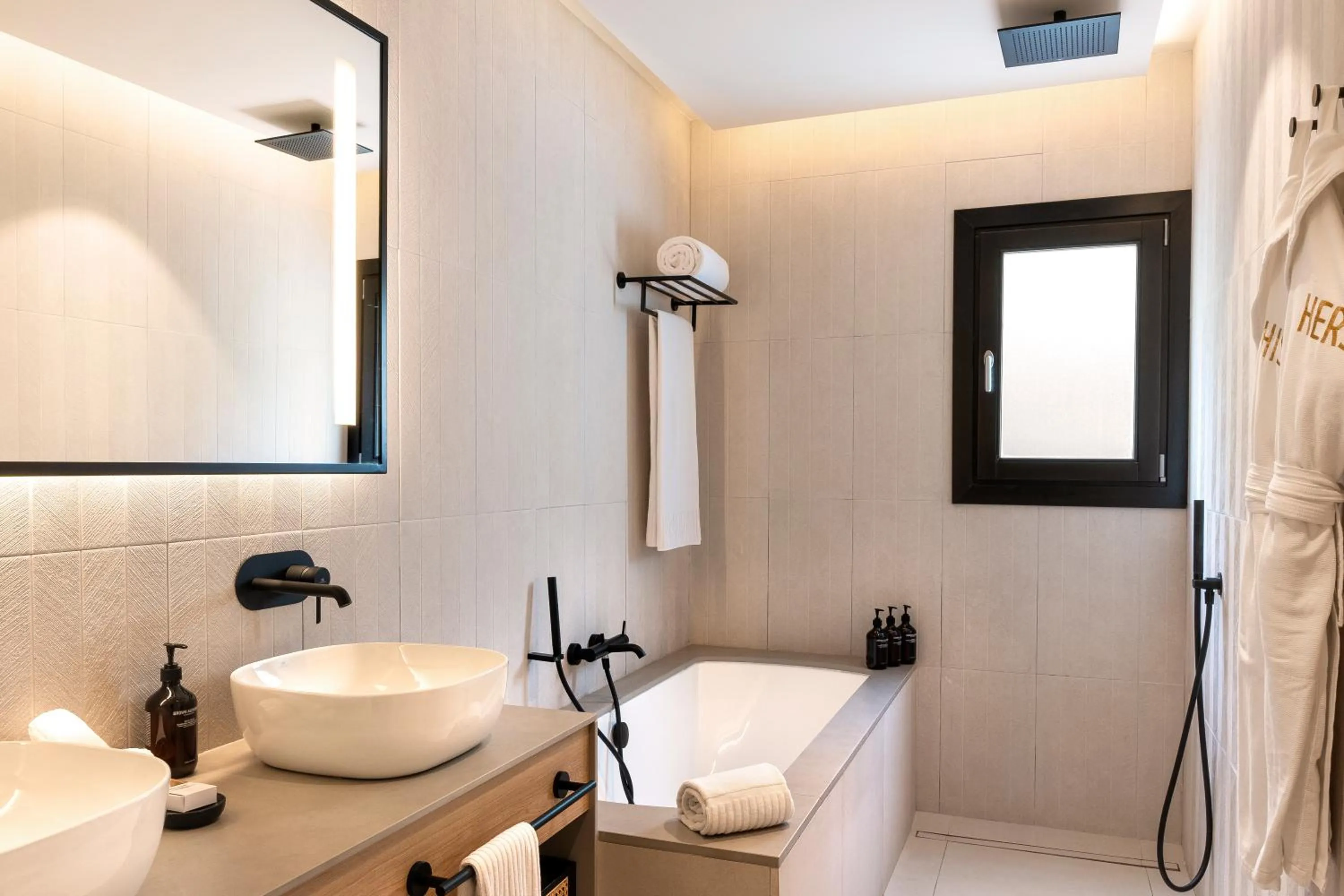 Shower in SO/ Sotogrande Spa & Golf Resort Hotel