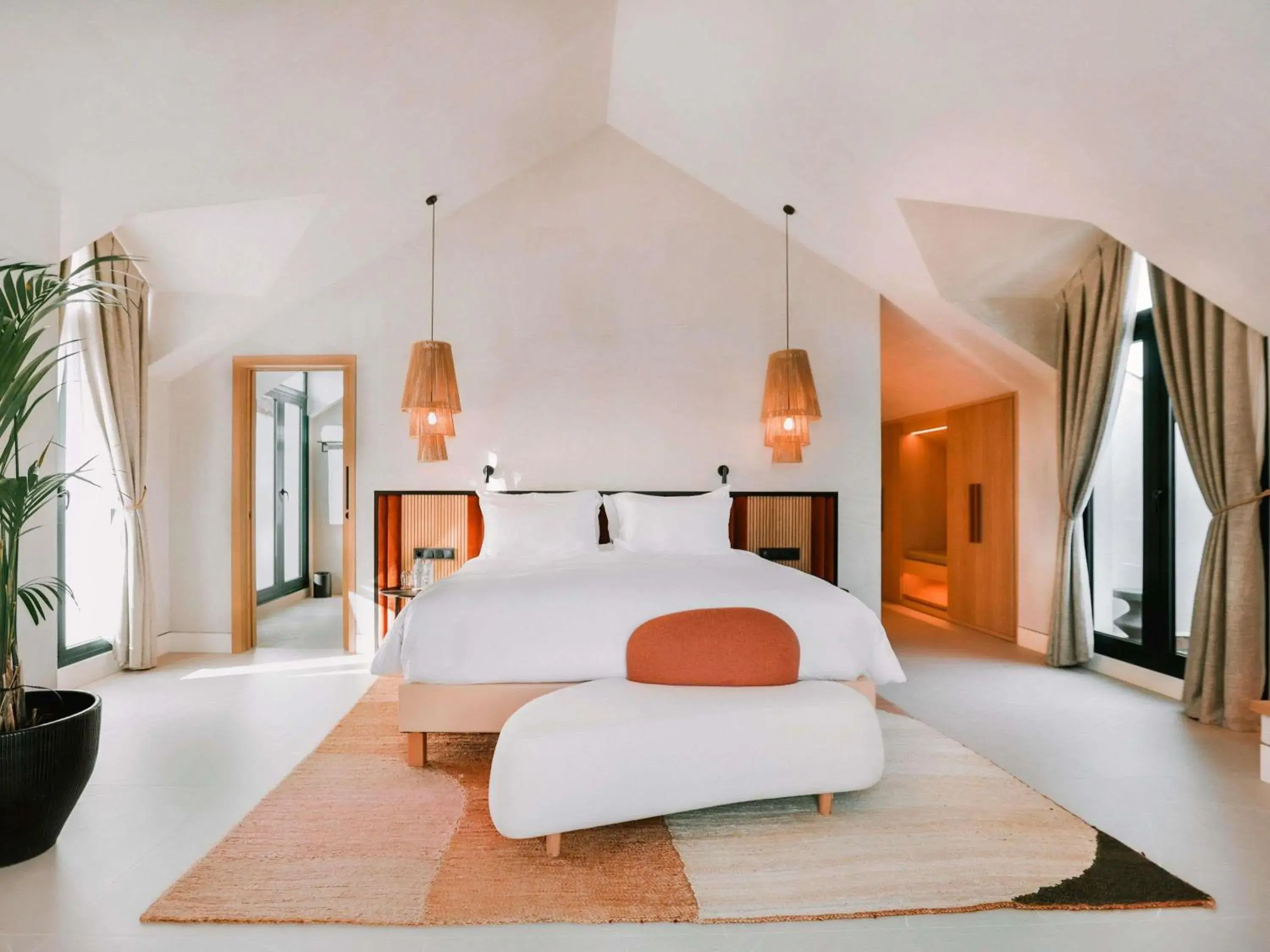 Property building, Bed in SO/ Sotogrande Spa & Golf Resort Hotel Property building, Bed in SO/ Sotogrande Spa & Golf Resort Hotel