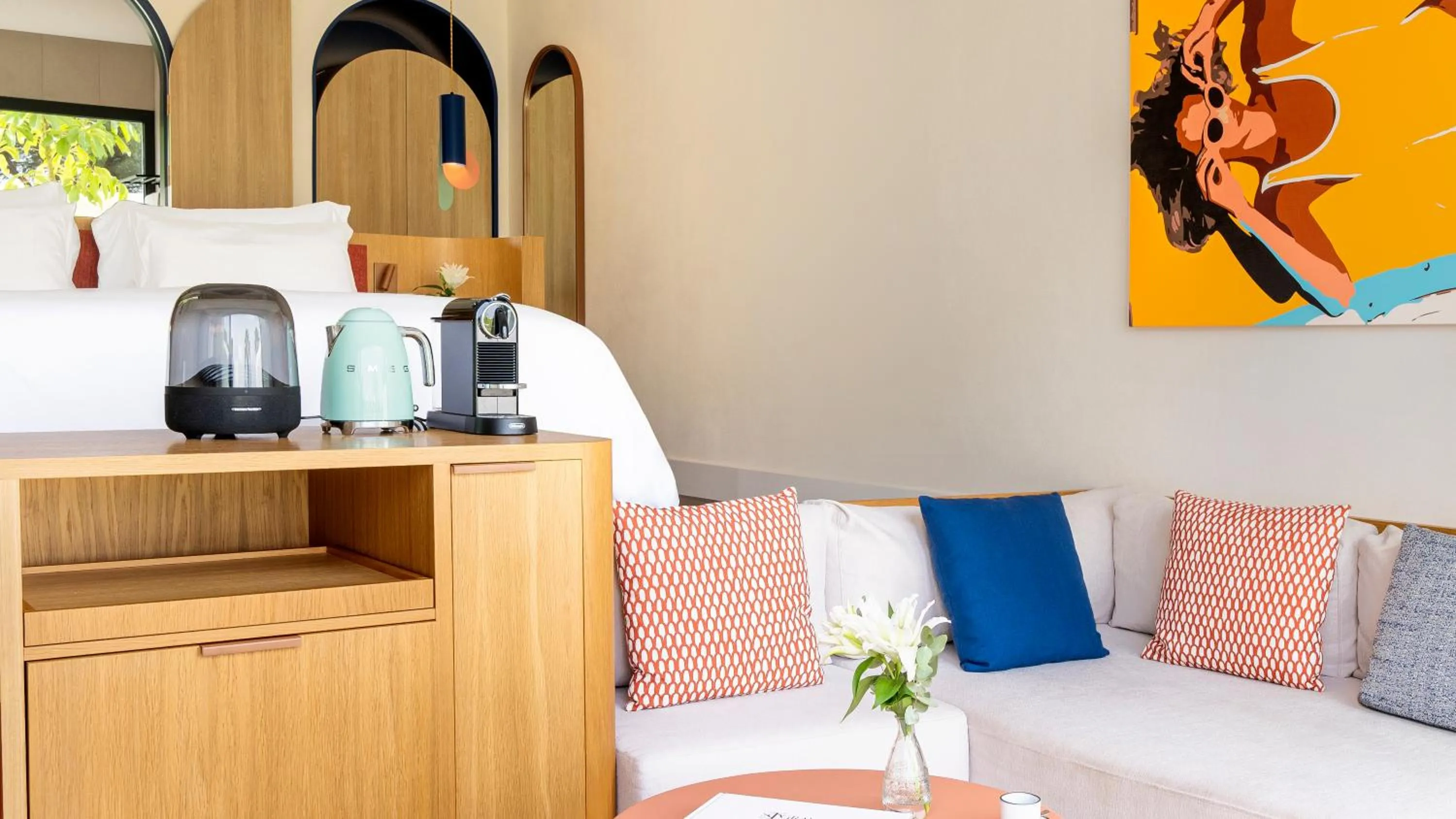 TV and multimedia in SO/ Sotogrande Spa & Golf Resort Hotel