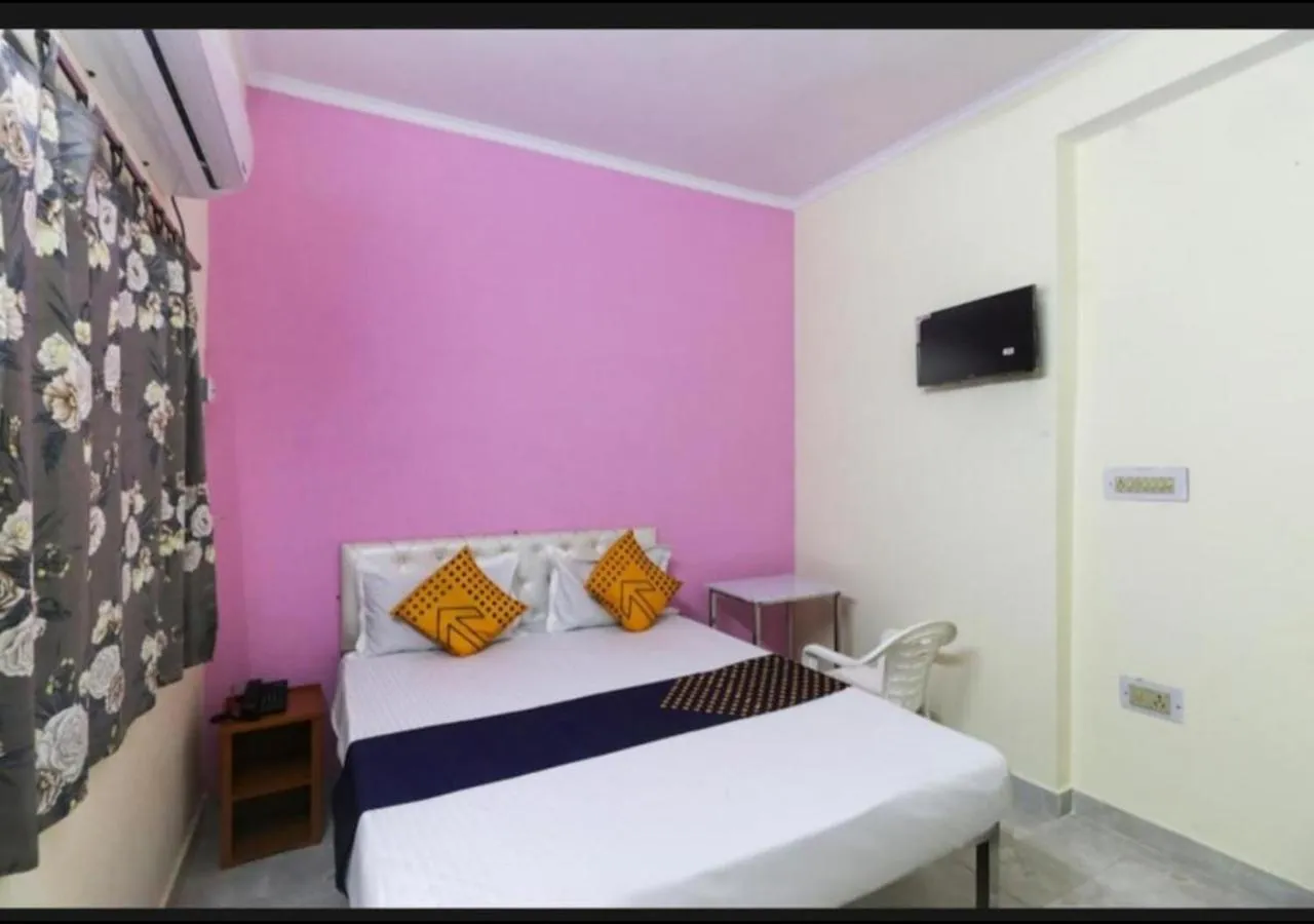 Bed in Vrindavan Lodge By WB Inn