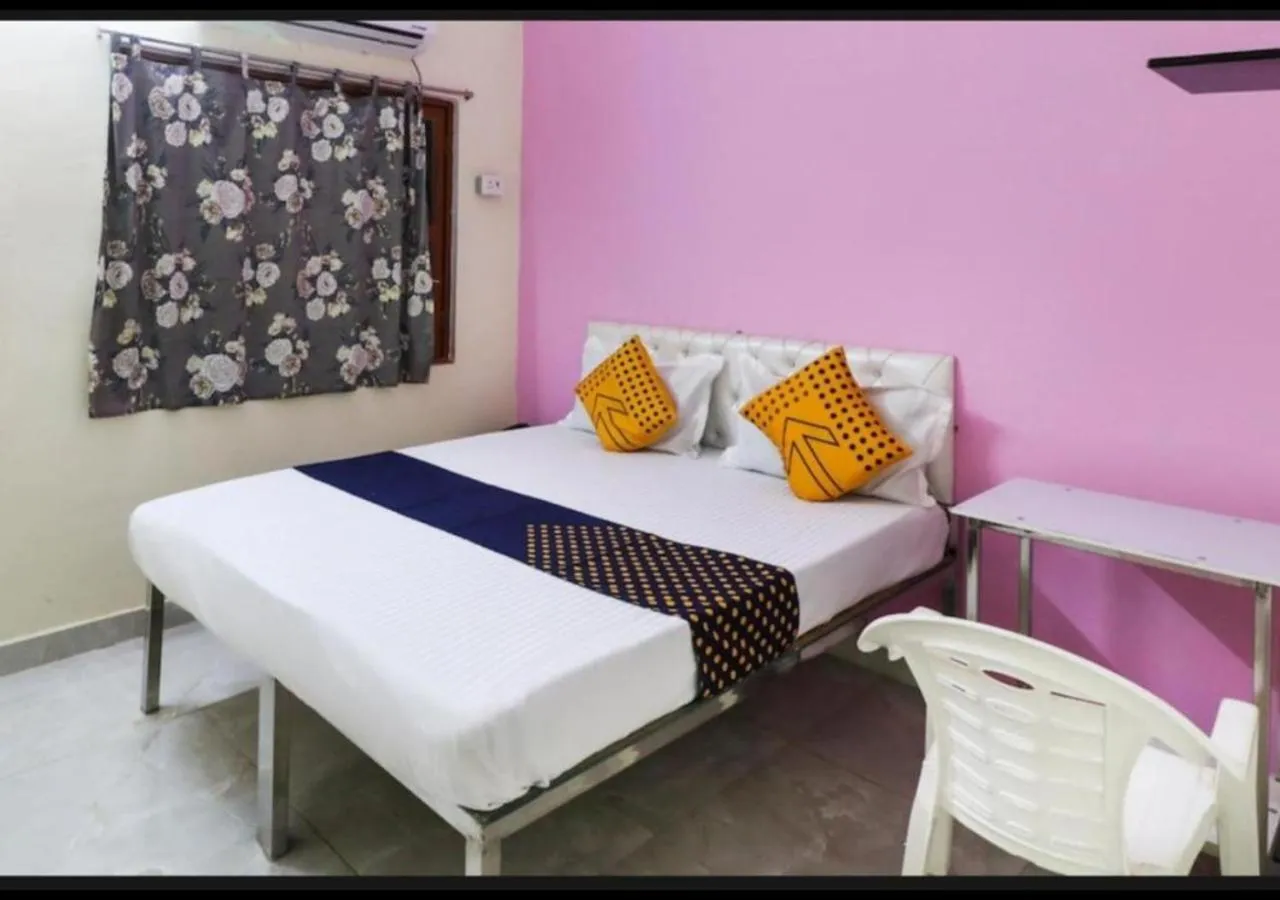 Bed in Vrindavan Lodge By WB Inn