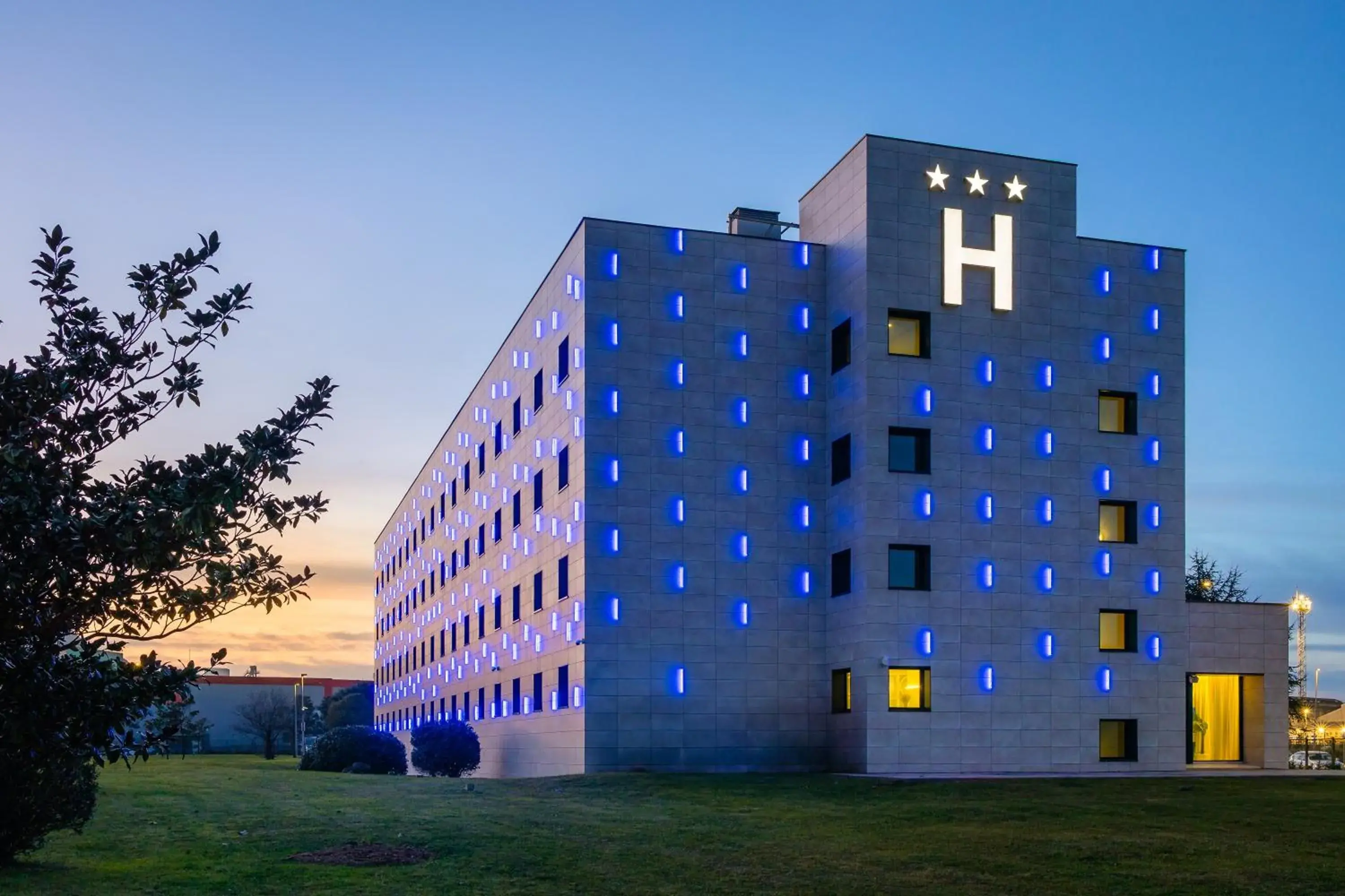 Property building in Hotel Puerta Santander Property building in Hotel Puerta Santander