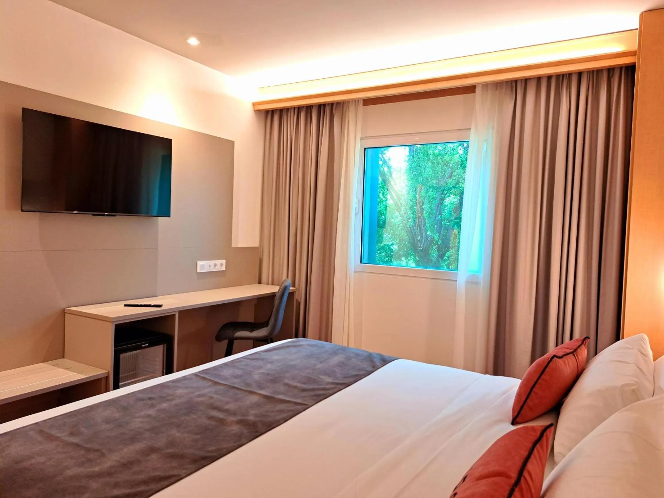 Bedroom, Bed in Hotel Puerta Santander