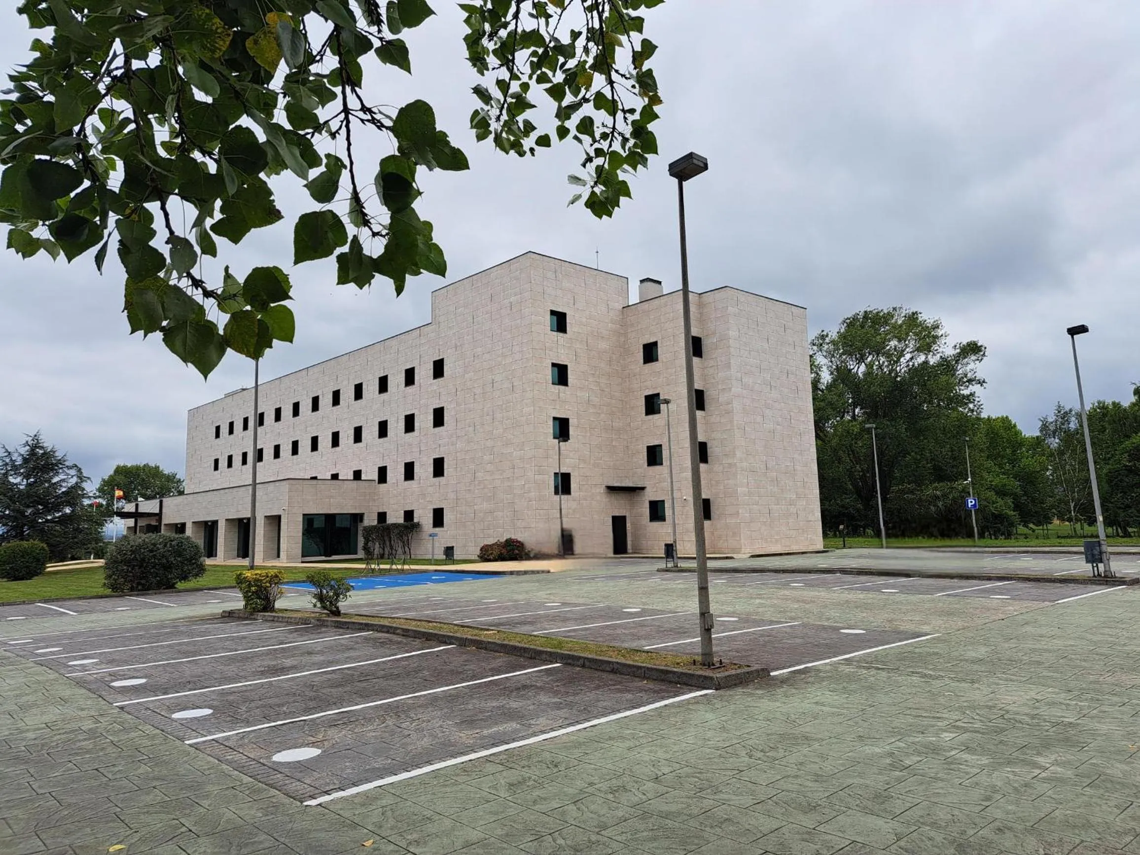 Parking in Hotel Puerta Santander