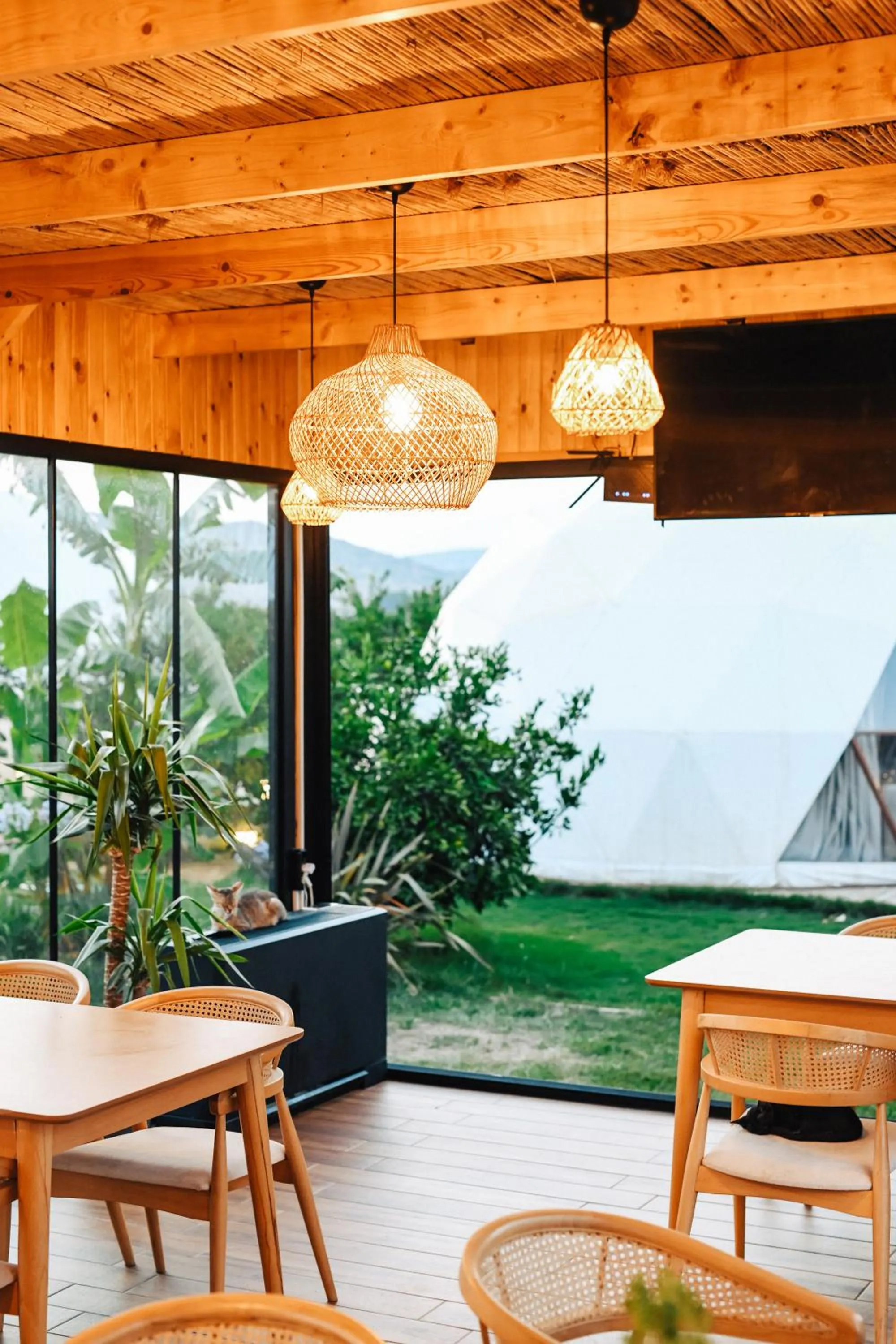 Restaurant/places to eat in Mandalin Glamping