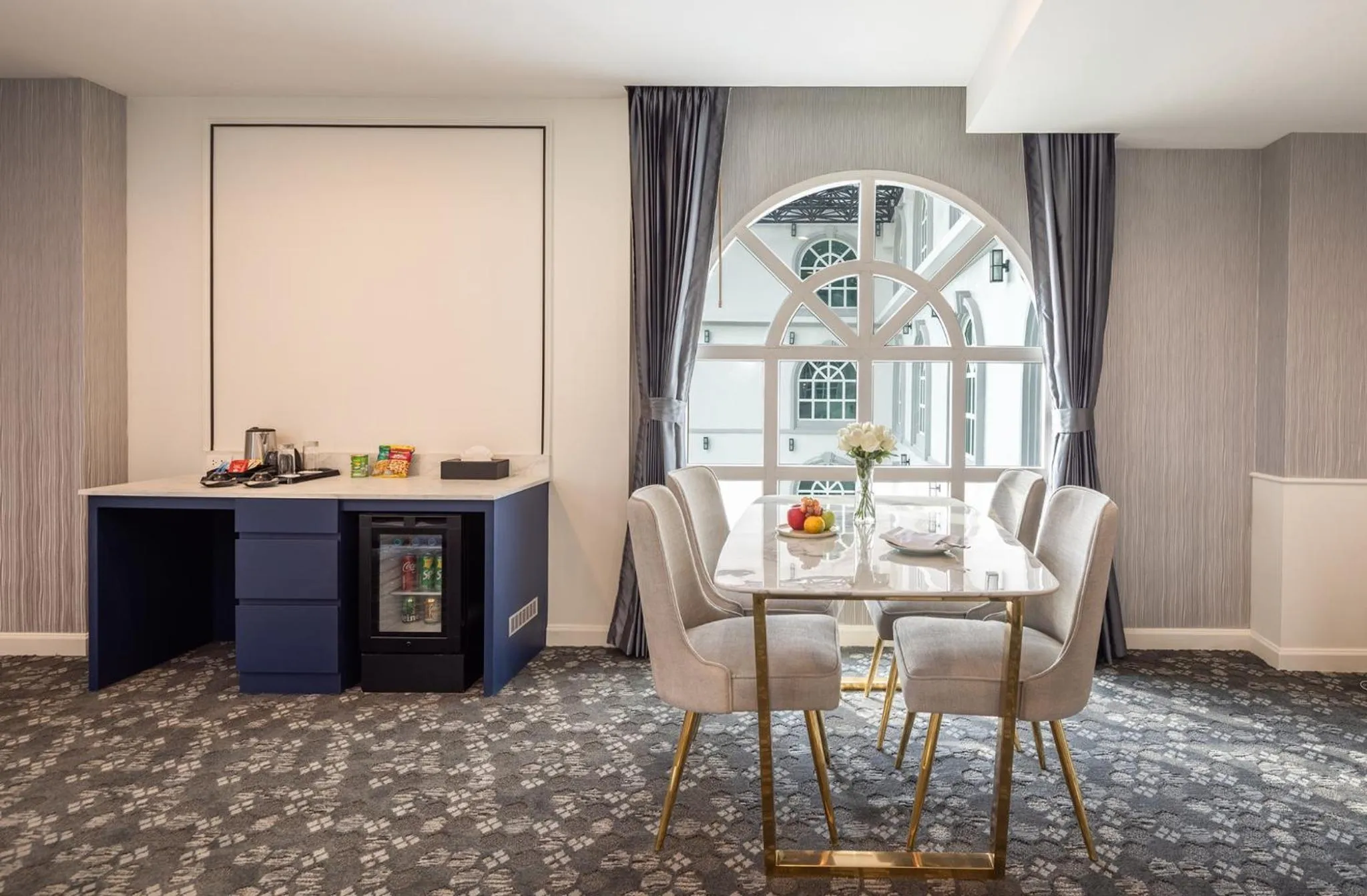 Living room in Eastin Hotel Vientiane