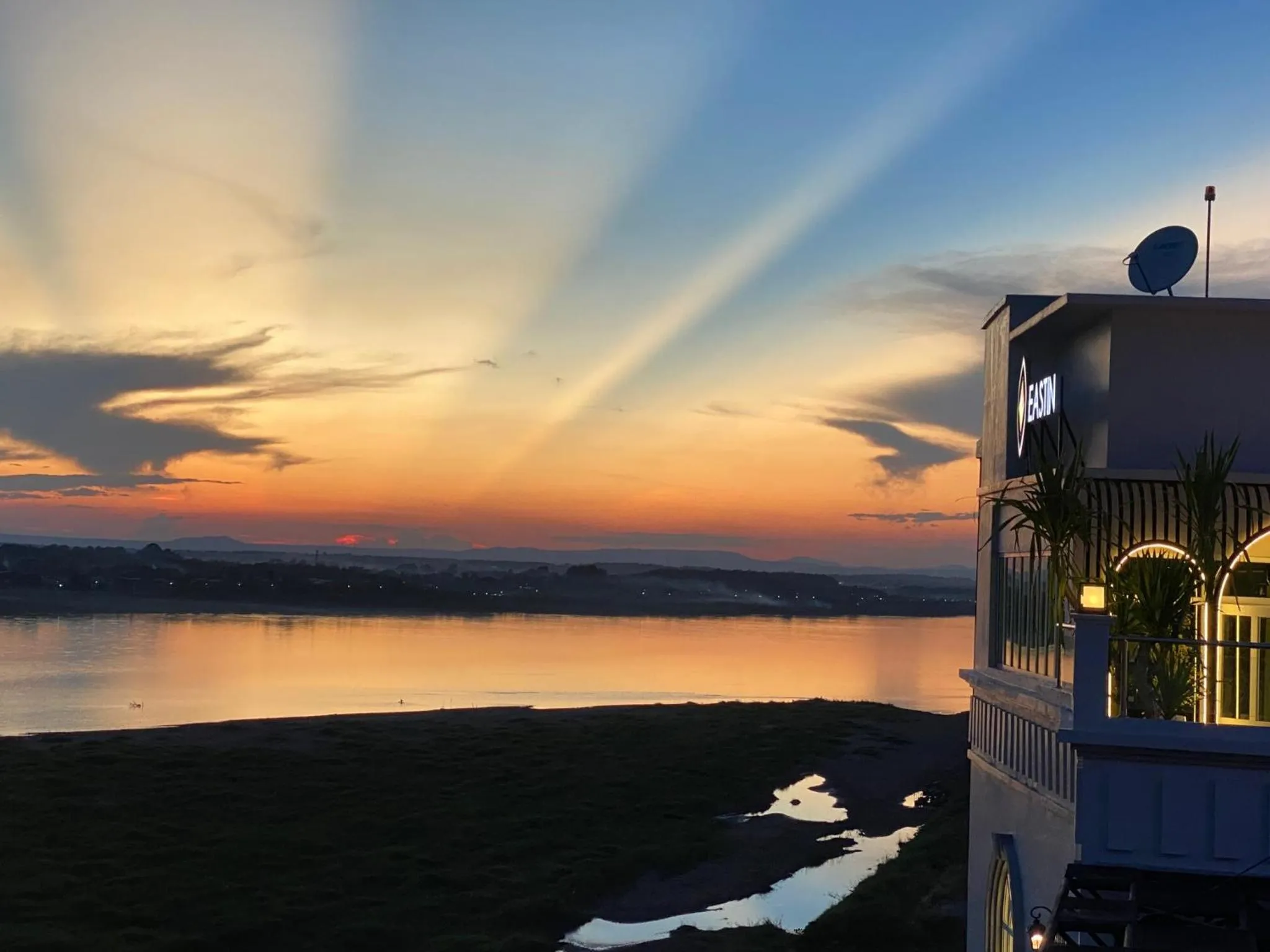 Night in Eastin Hotel Vientiane