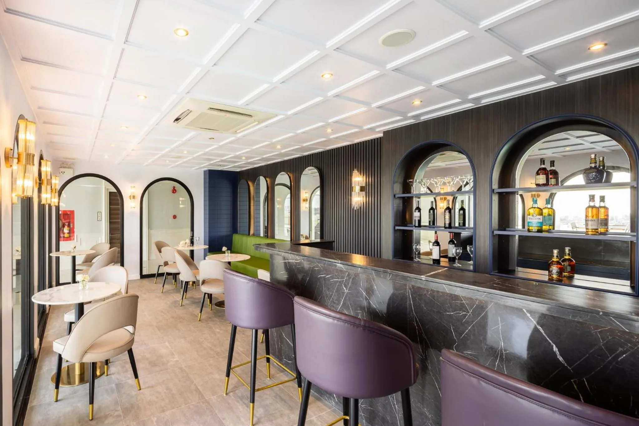 Lounge or bar in Eastin Hotel Vientiane