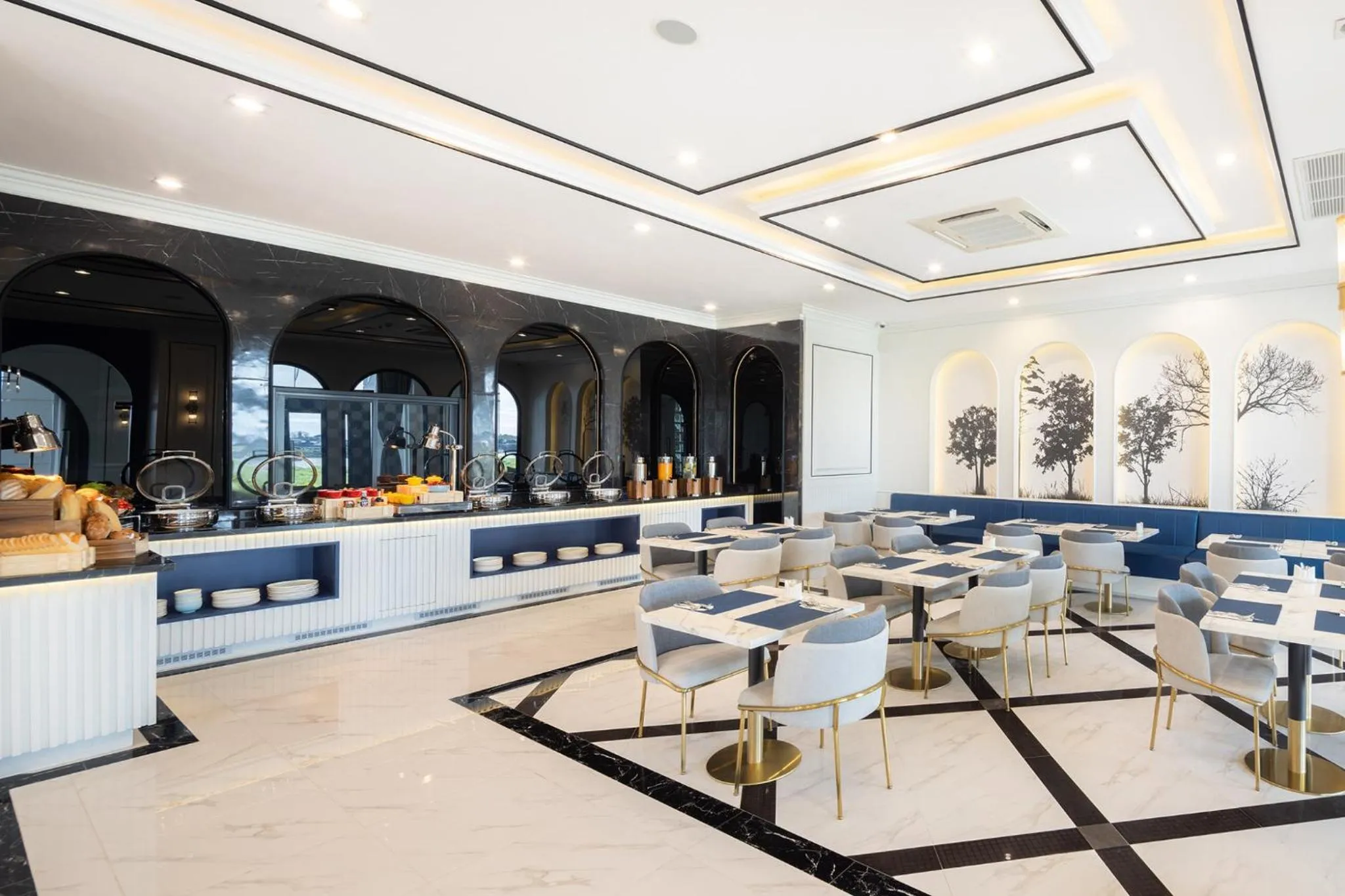 Restaurant/places to eat in Eastin Hotel Vientiane