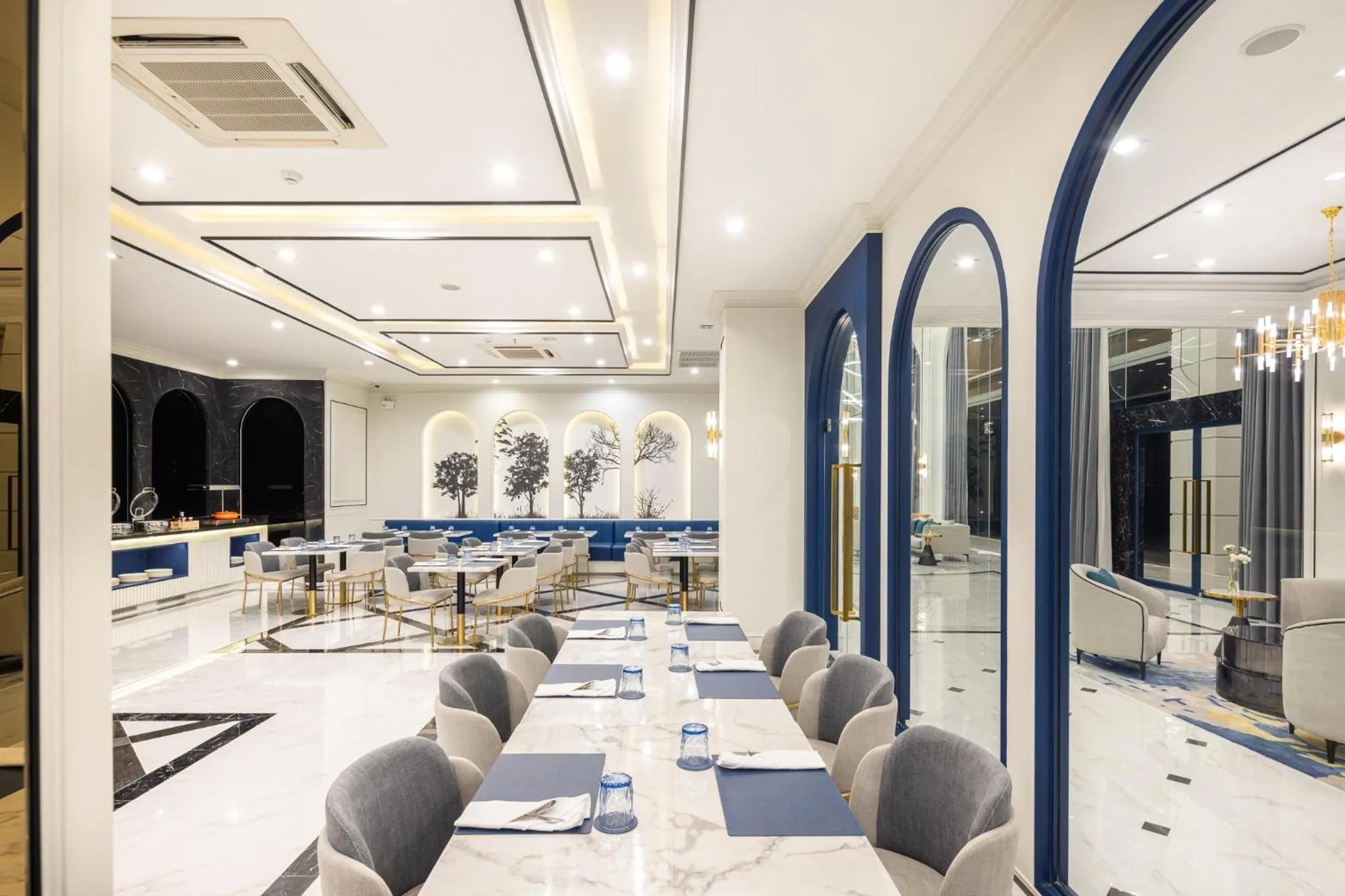 Restaurant/places to eat in Eastin Hotel Vientiane