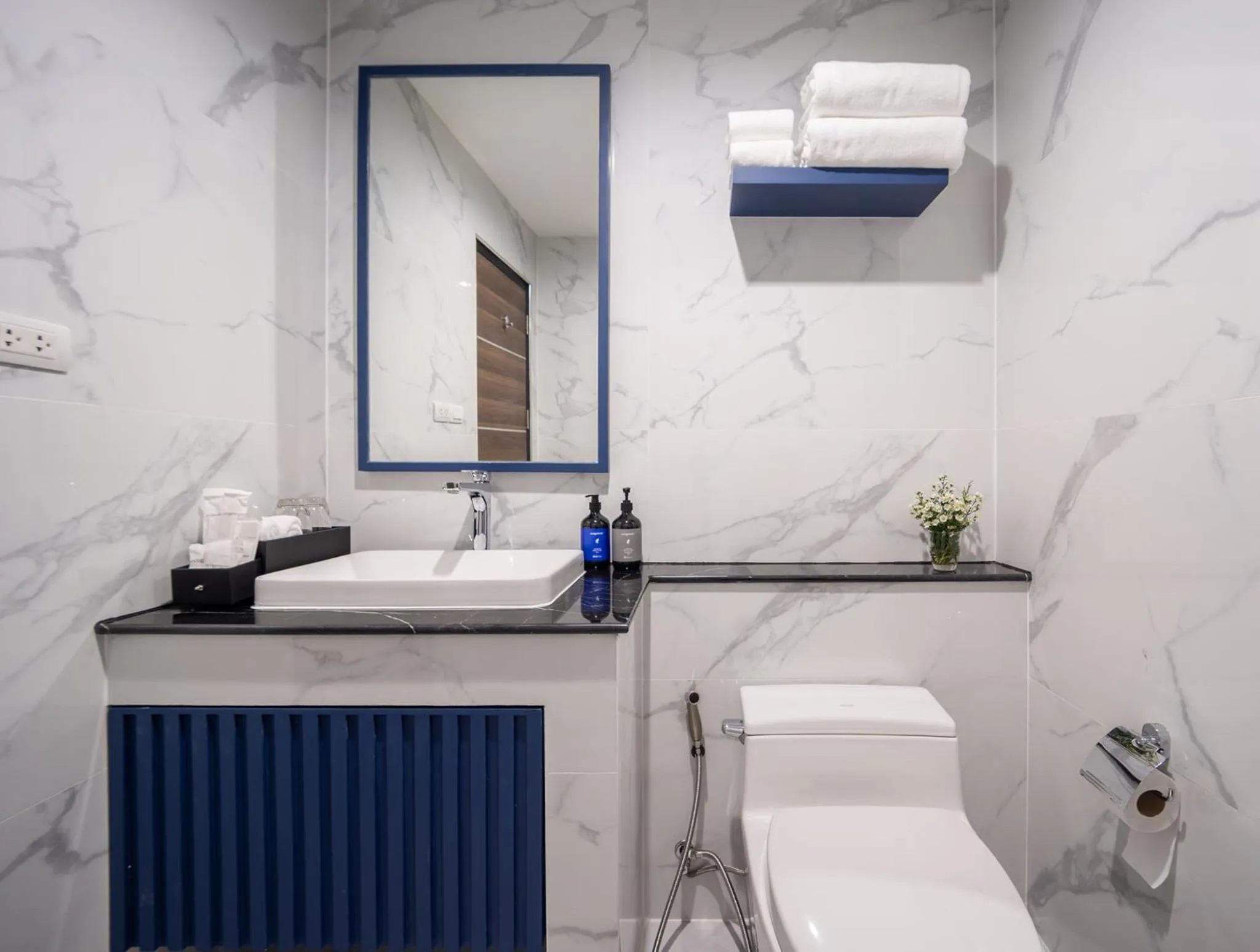 Toilet in Eastin Hotel Vientiane