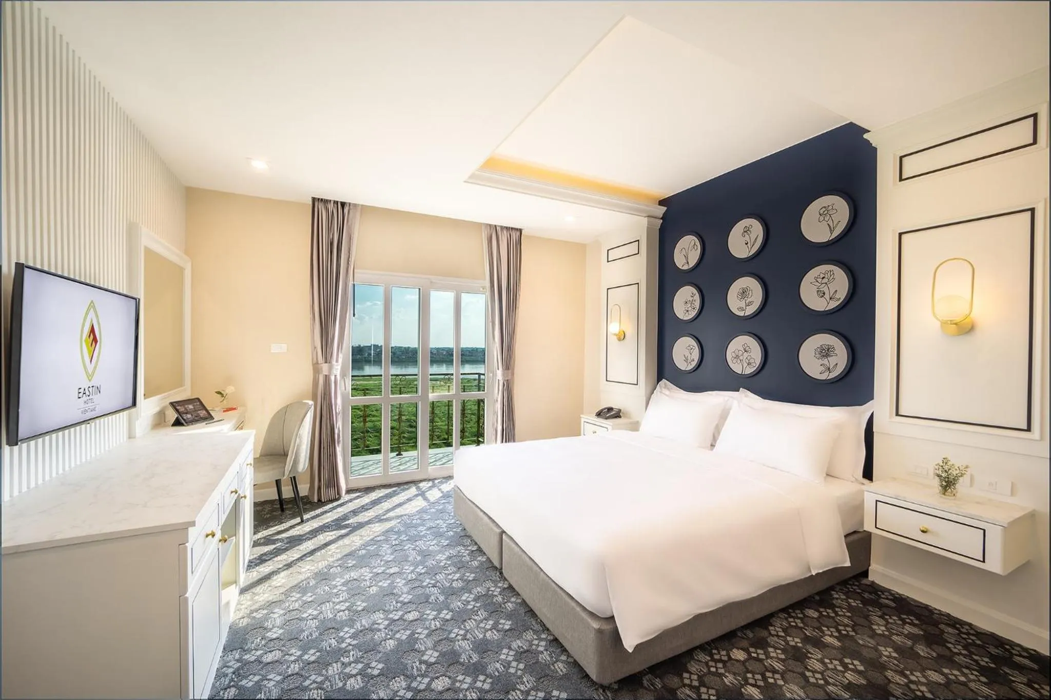 Bed in Eastin Hotel Vientiane