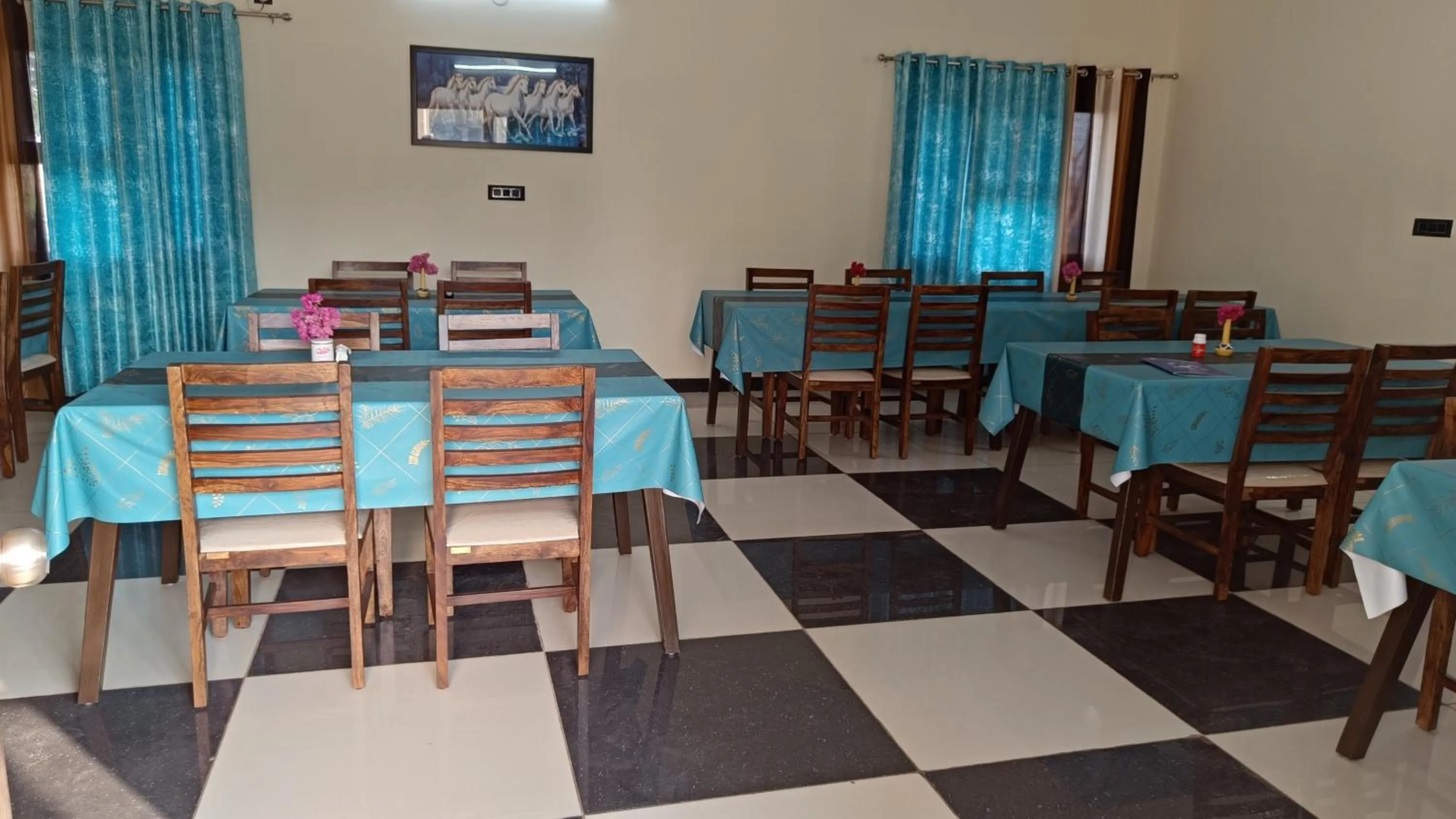 Restaurant/places to eat in White House Country Inn By PEARL Luxury Hotel In Jhajjar