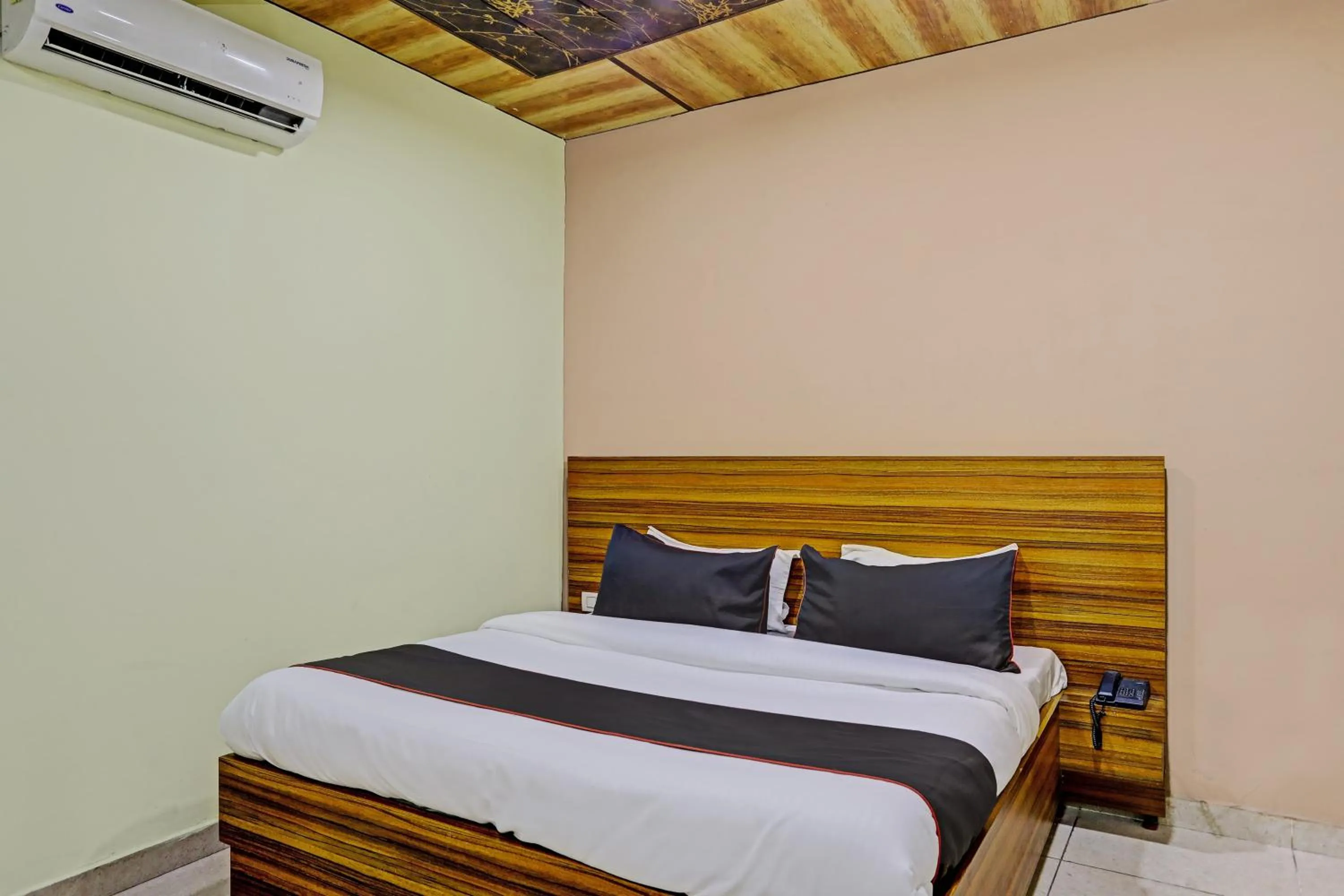 Bedroom, Bed in Hotel O by OYO Yatika Inn