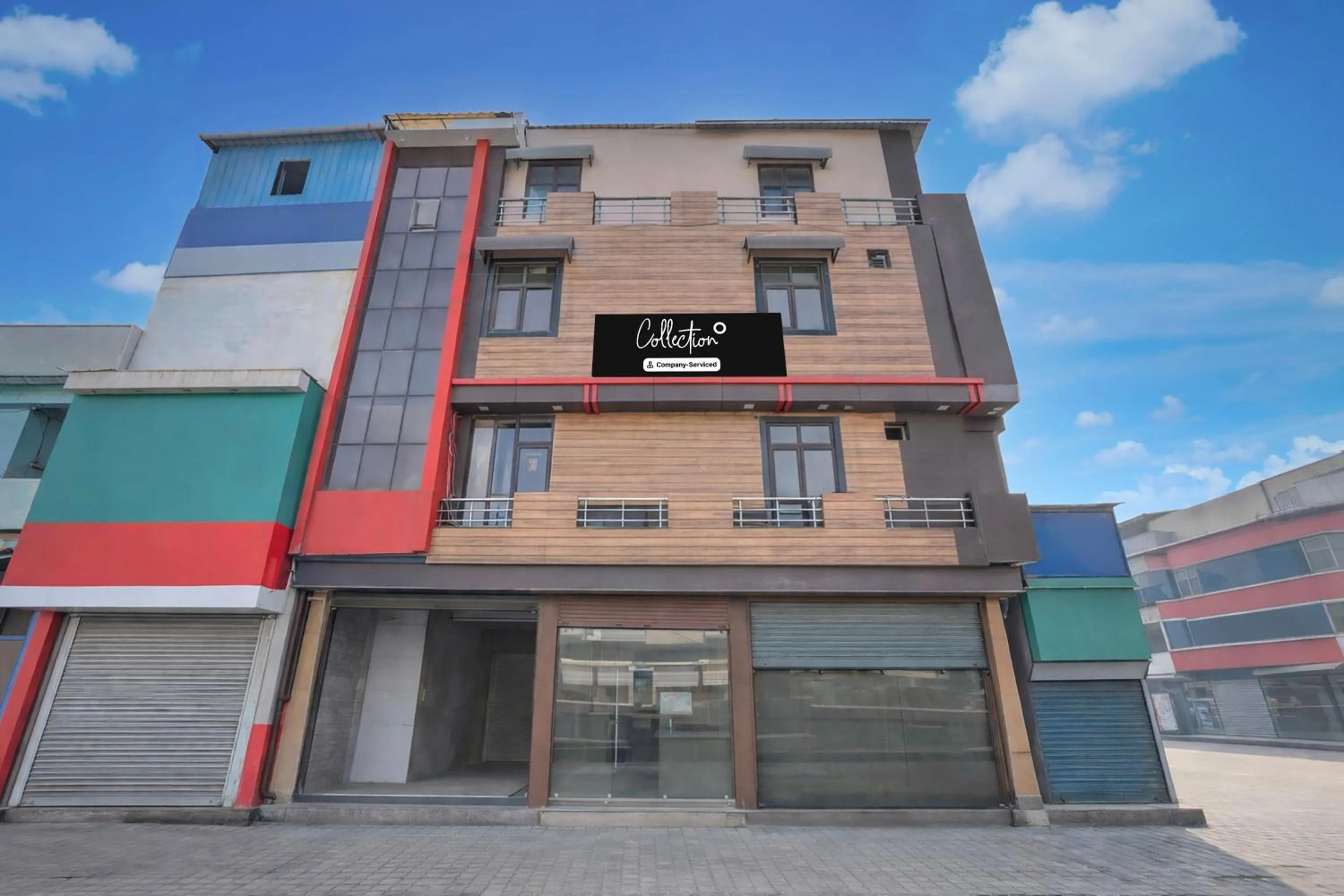 Facade/entrance in Super Collection O JK Temple Kanpur Formerly Yatika Inn