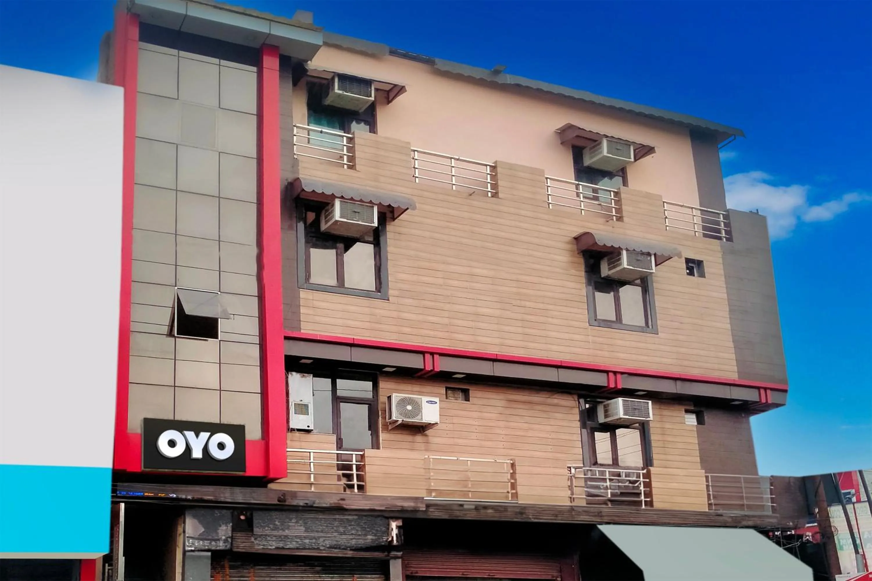Facade/entrance in Hotel O by OYO Yatika Inn