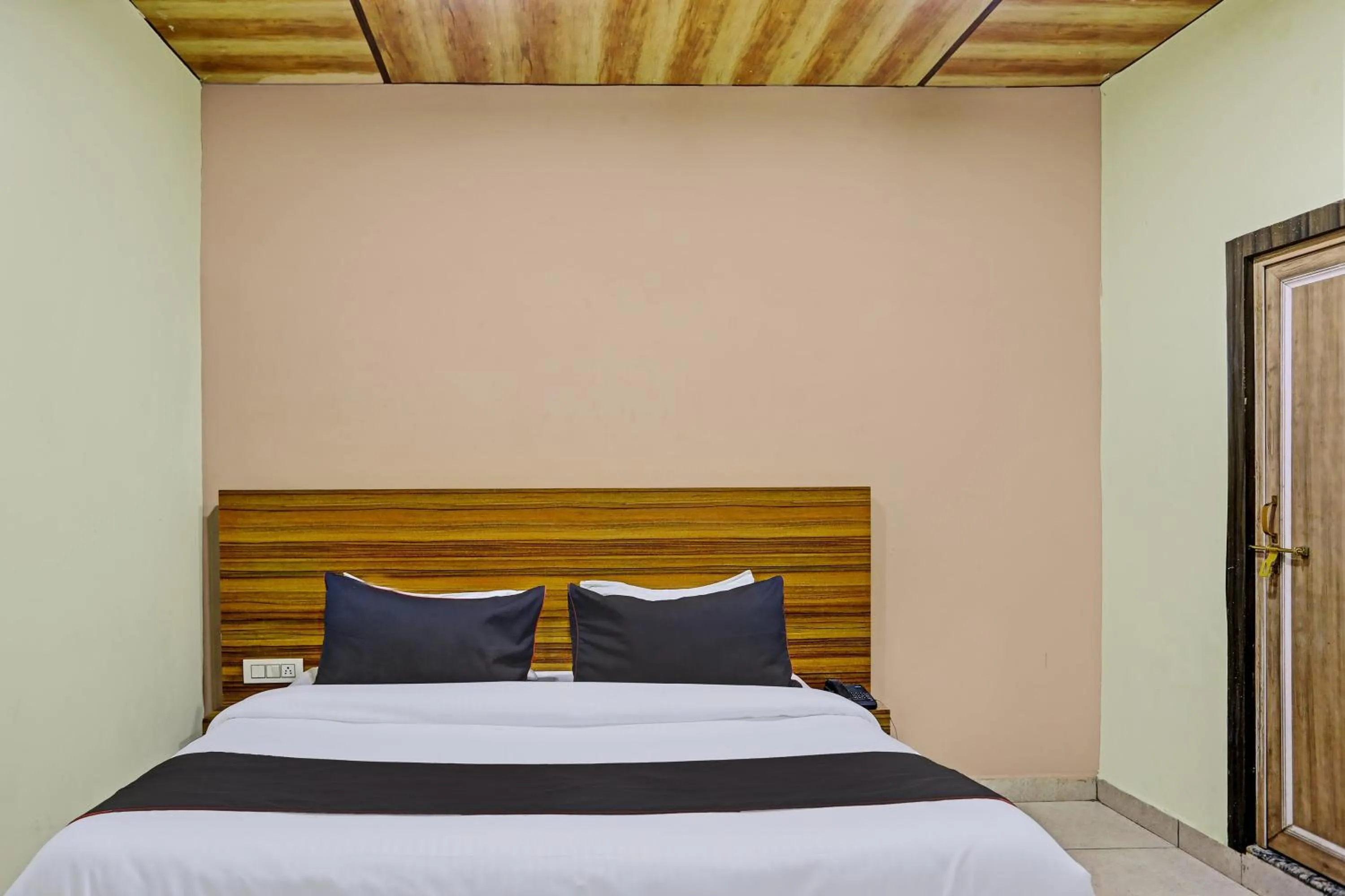 Bedroom, Bed in Hotel O by OYO Yatika Inn