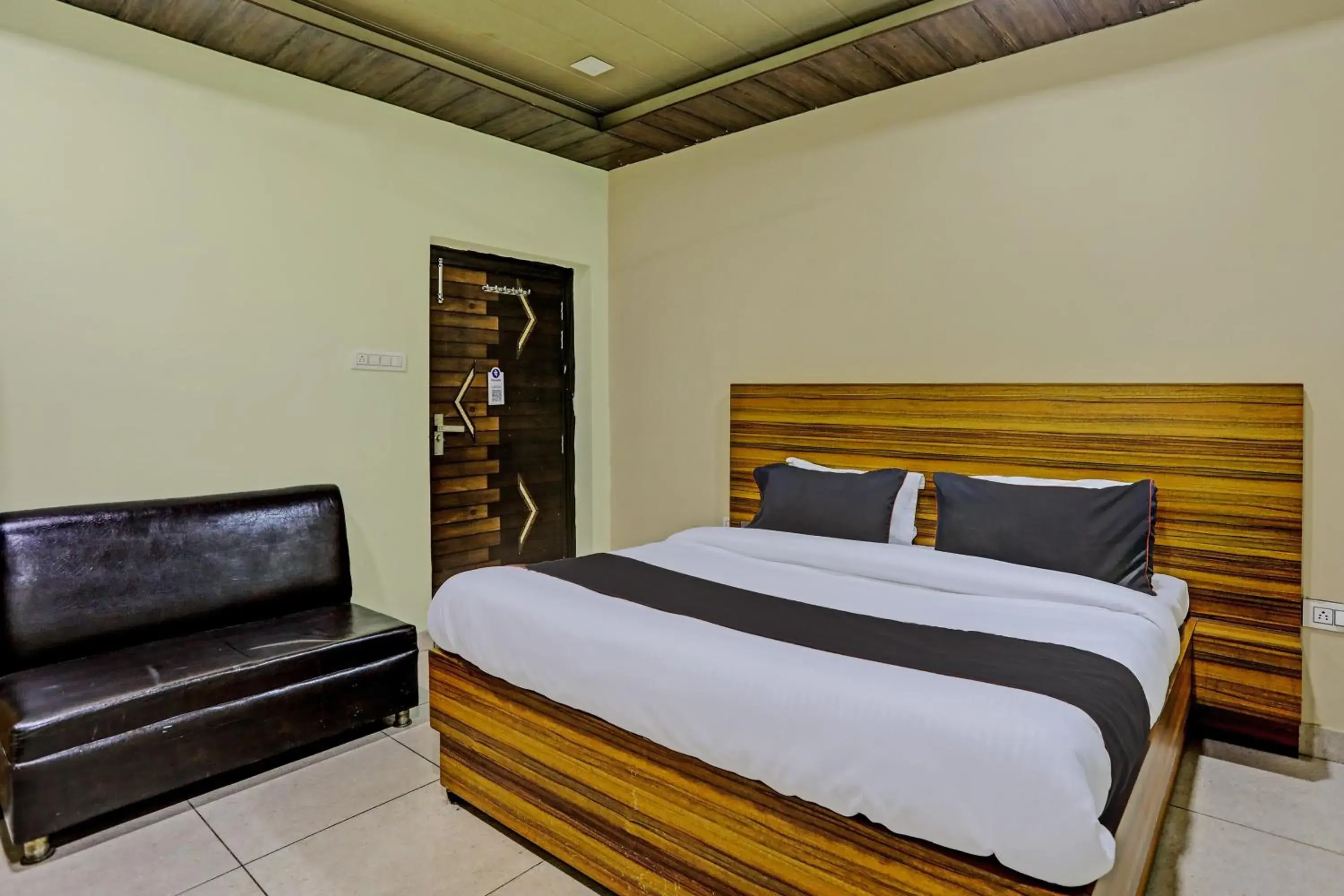 Classic Triple Room - single occupancy in Hotel O by OYO Yatika Inn Classic Triple Room - single occupancy in Hotel O by OYO Yatika Inn