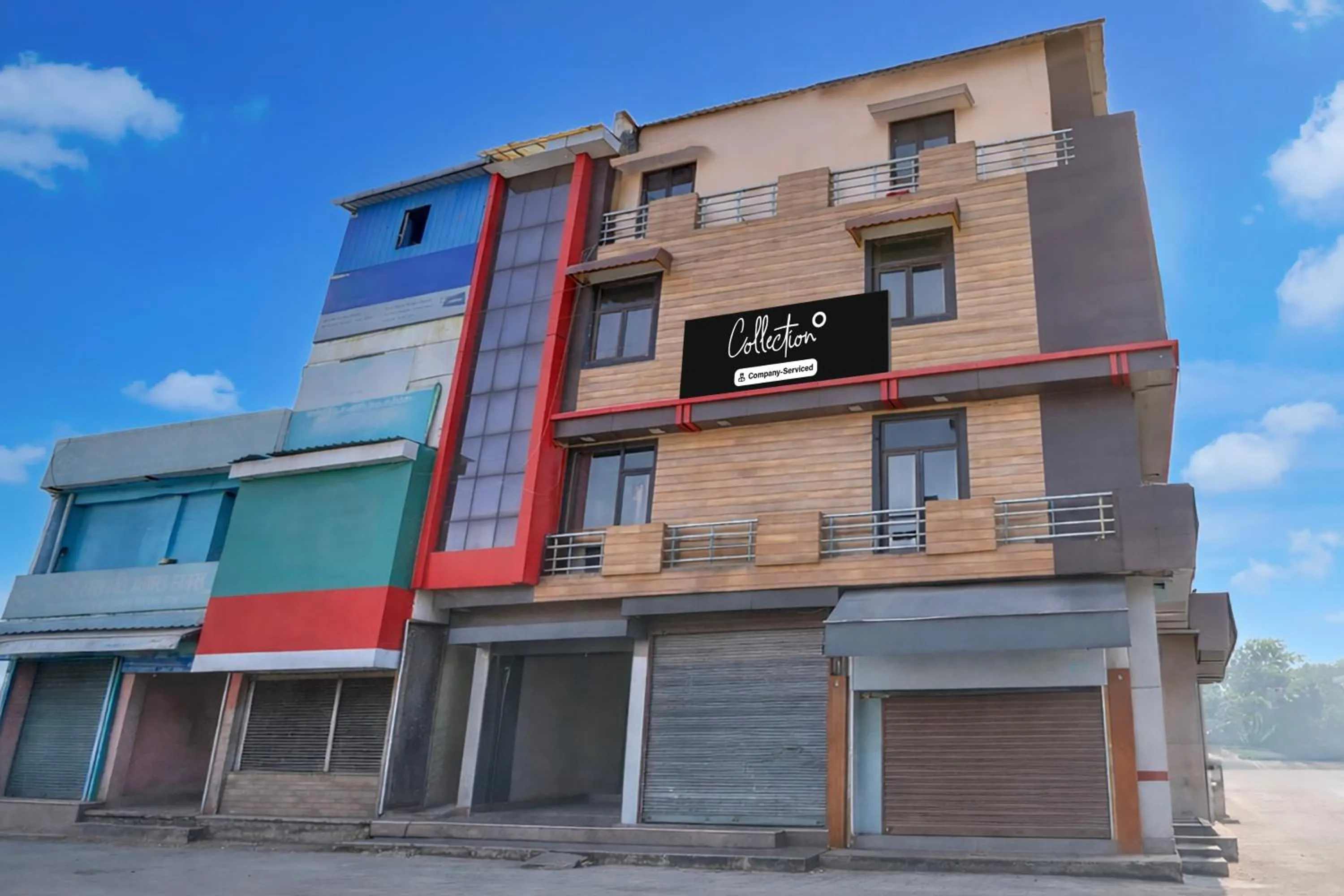 Facade/entrance in Super Collection O JK Temple Kanpur Formerly Yatika Inn