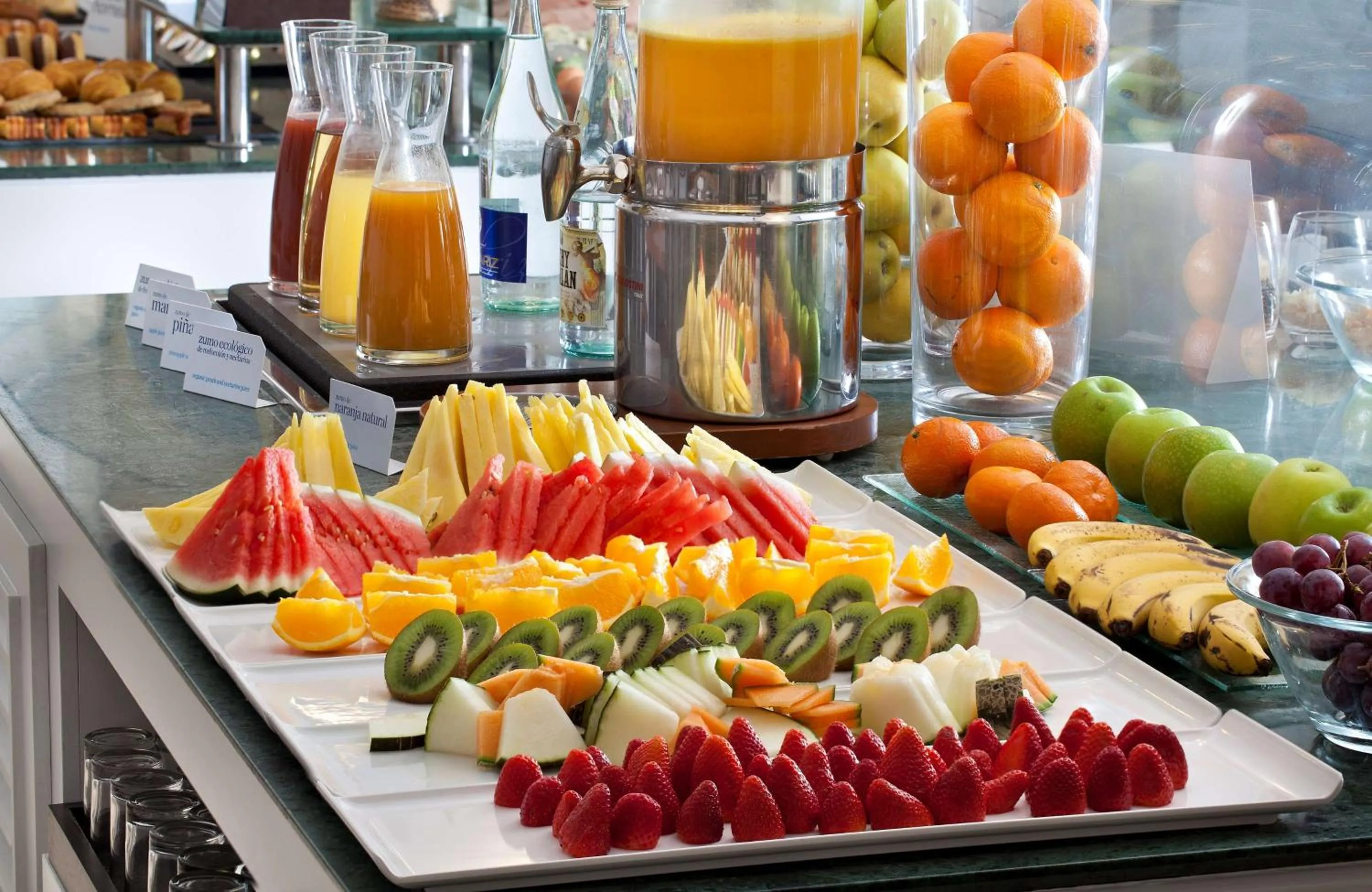 Restaurant/places to eat in NH Ciudad de Santander