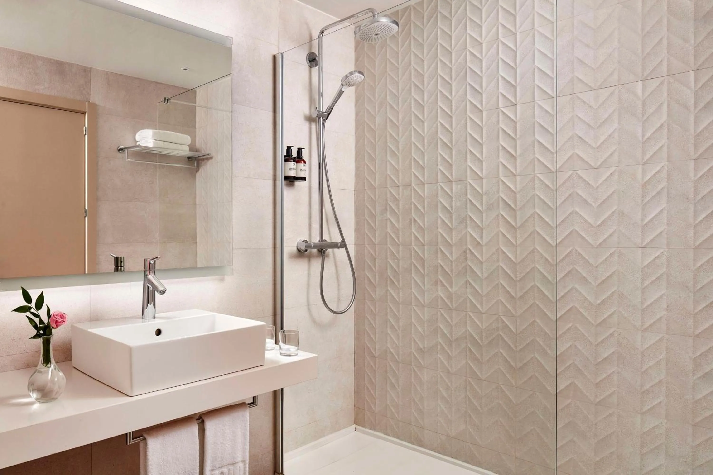 Bathroom in NH Luz Huelva