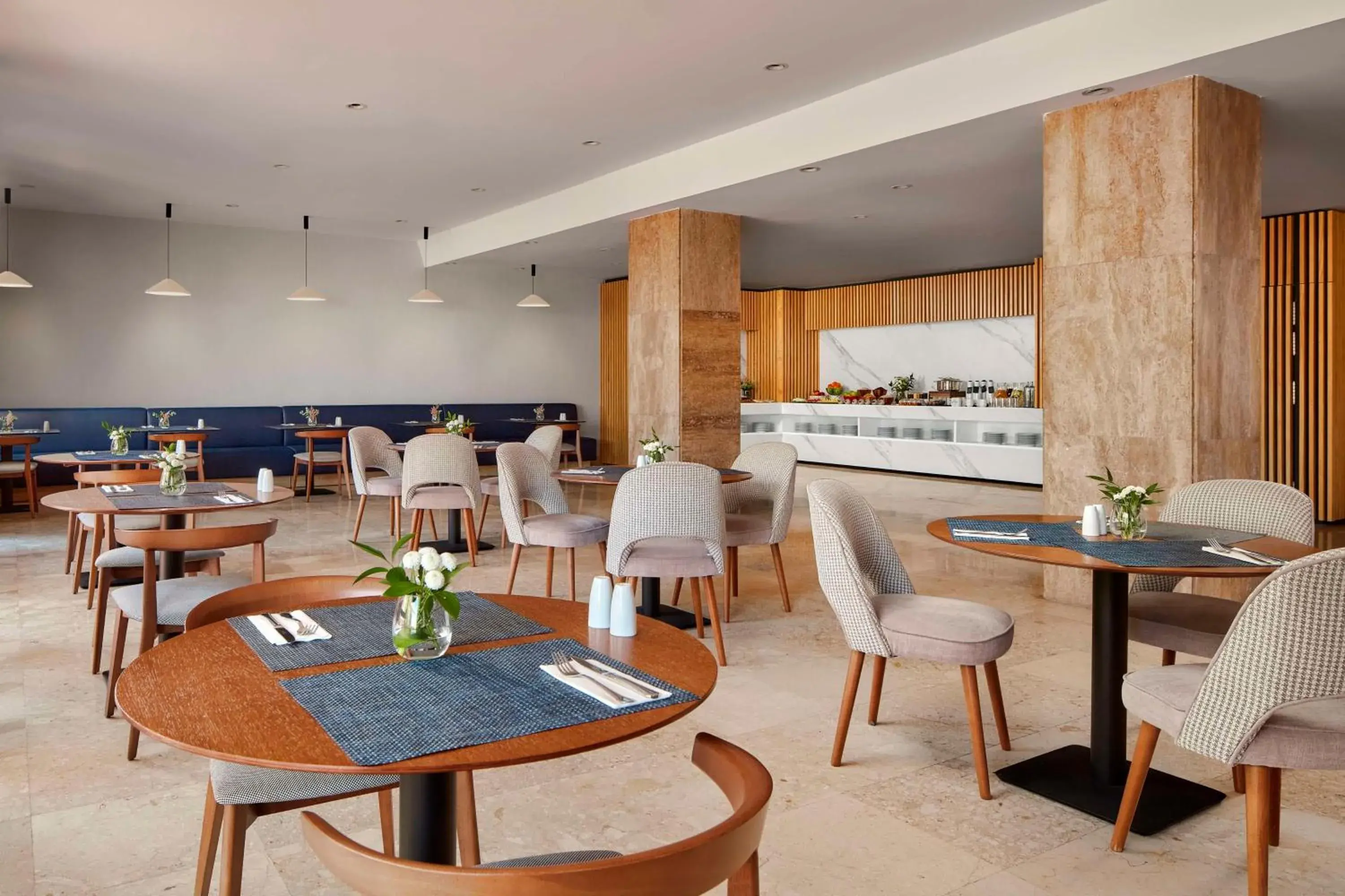 Restaurant/places to eat in NH Luz Huelva Restaurant/places to eat in NH Luz Huelva