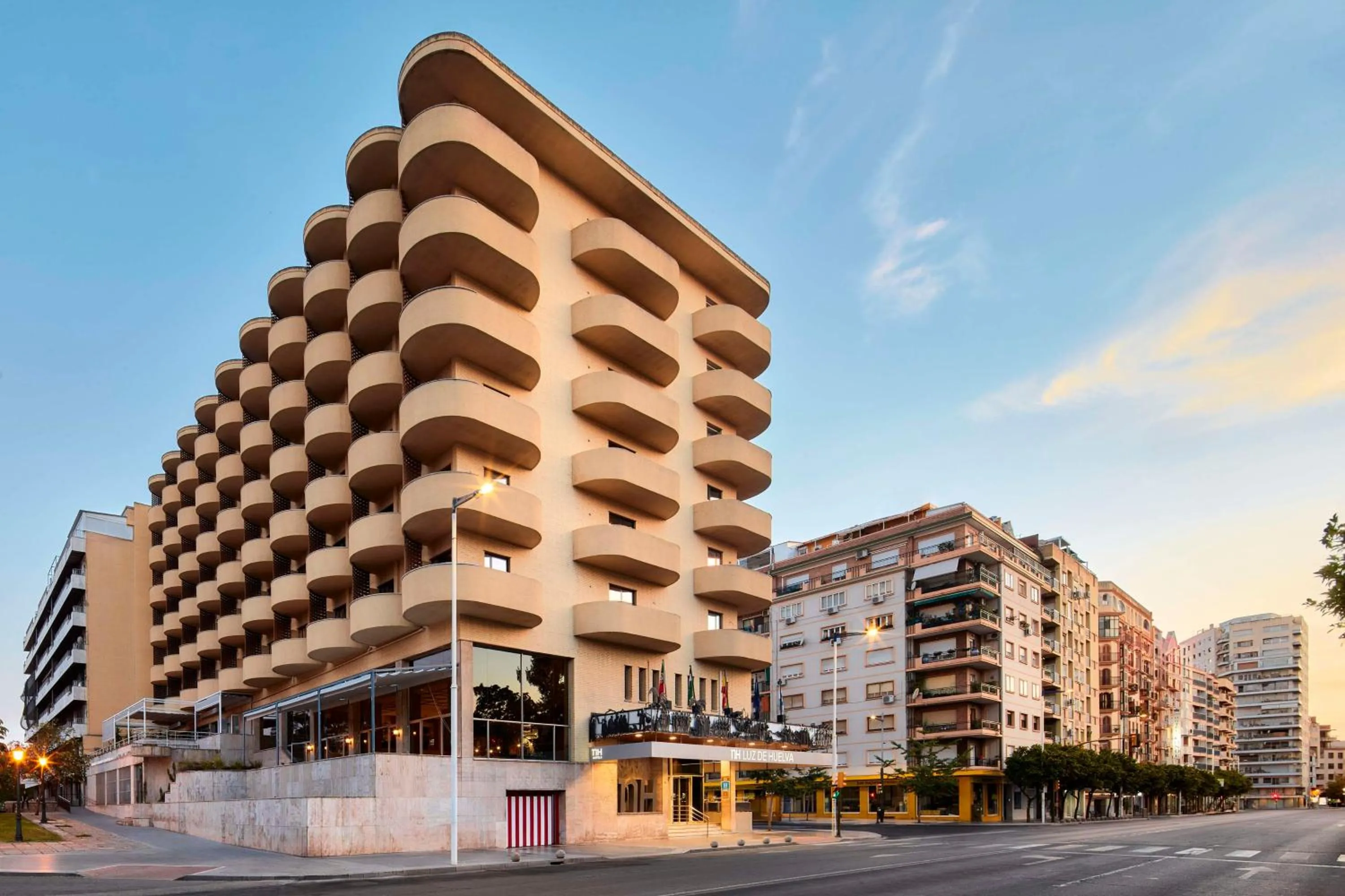 Property building in NH Luz Huelva