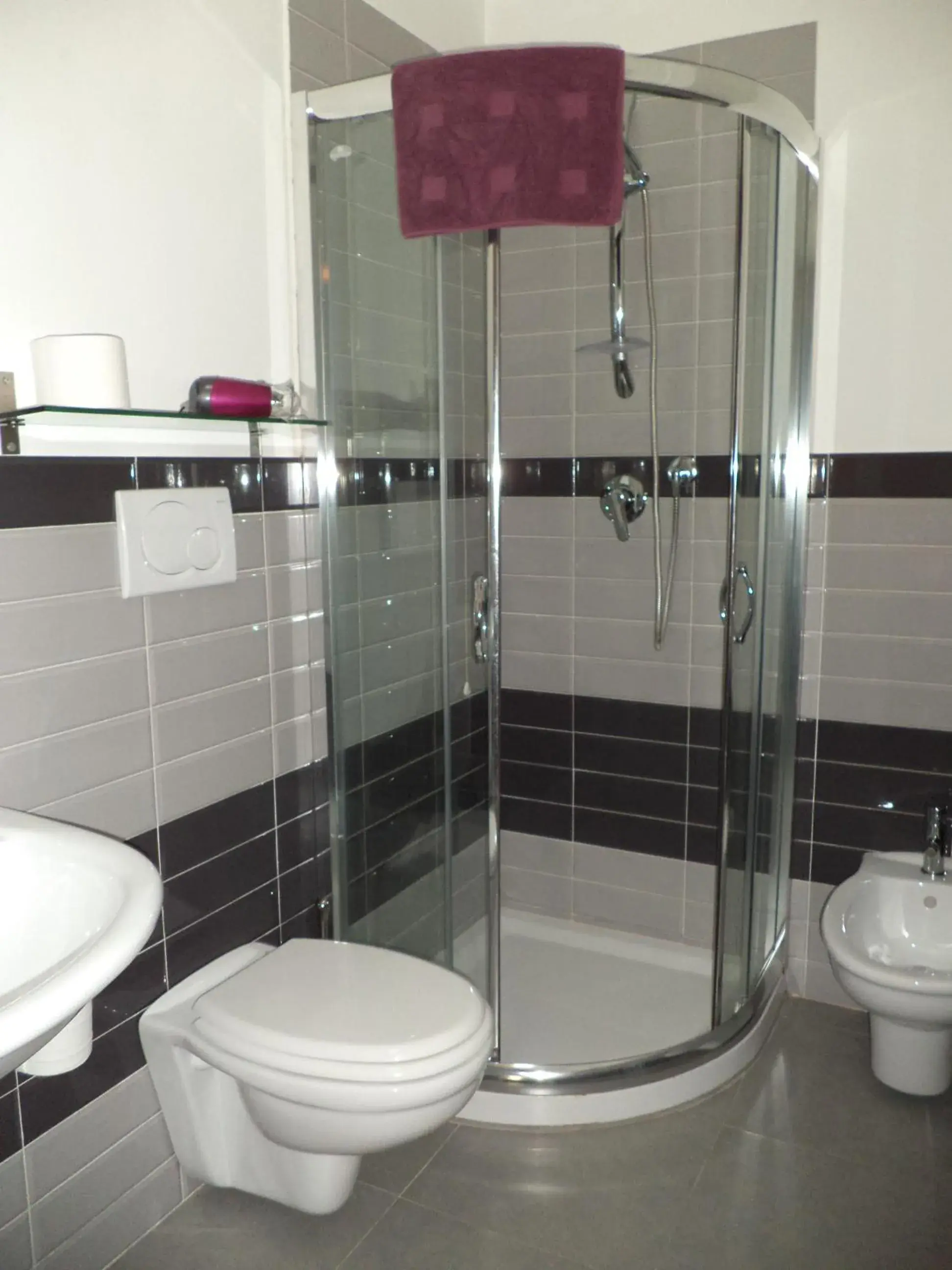Large Double or Twin Room - single occupancy in Gens Mundi B&B Large Double or Twin Room - single occupancy in Gens Mundi B&B