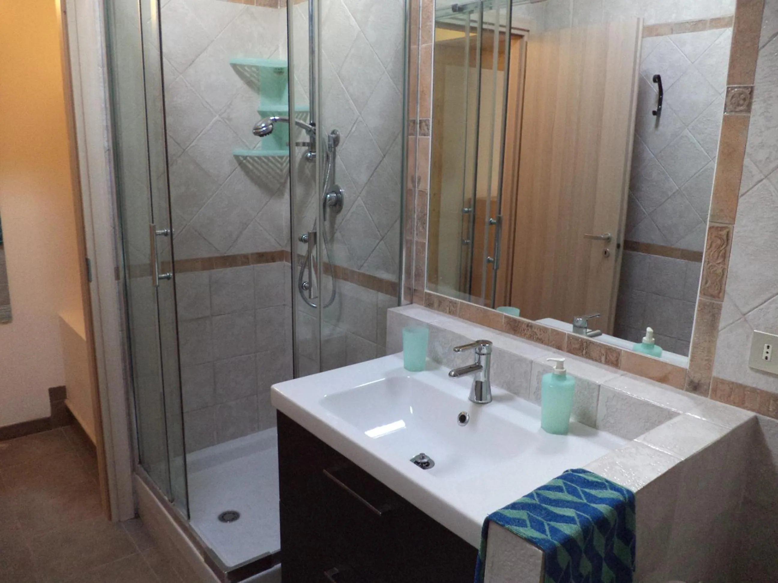 Shower in Gens Mundi B&B