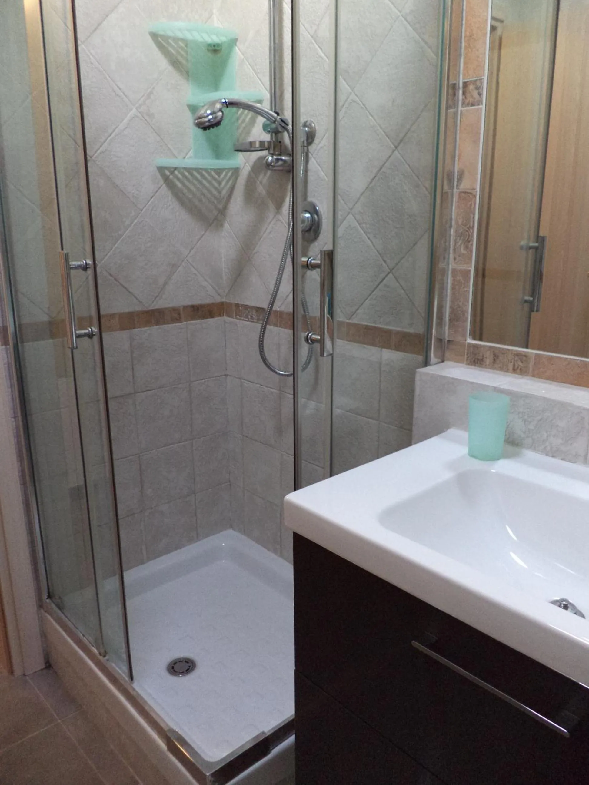 Shower in Gens Mundi B&B