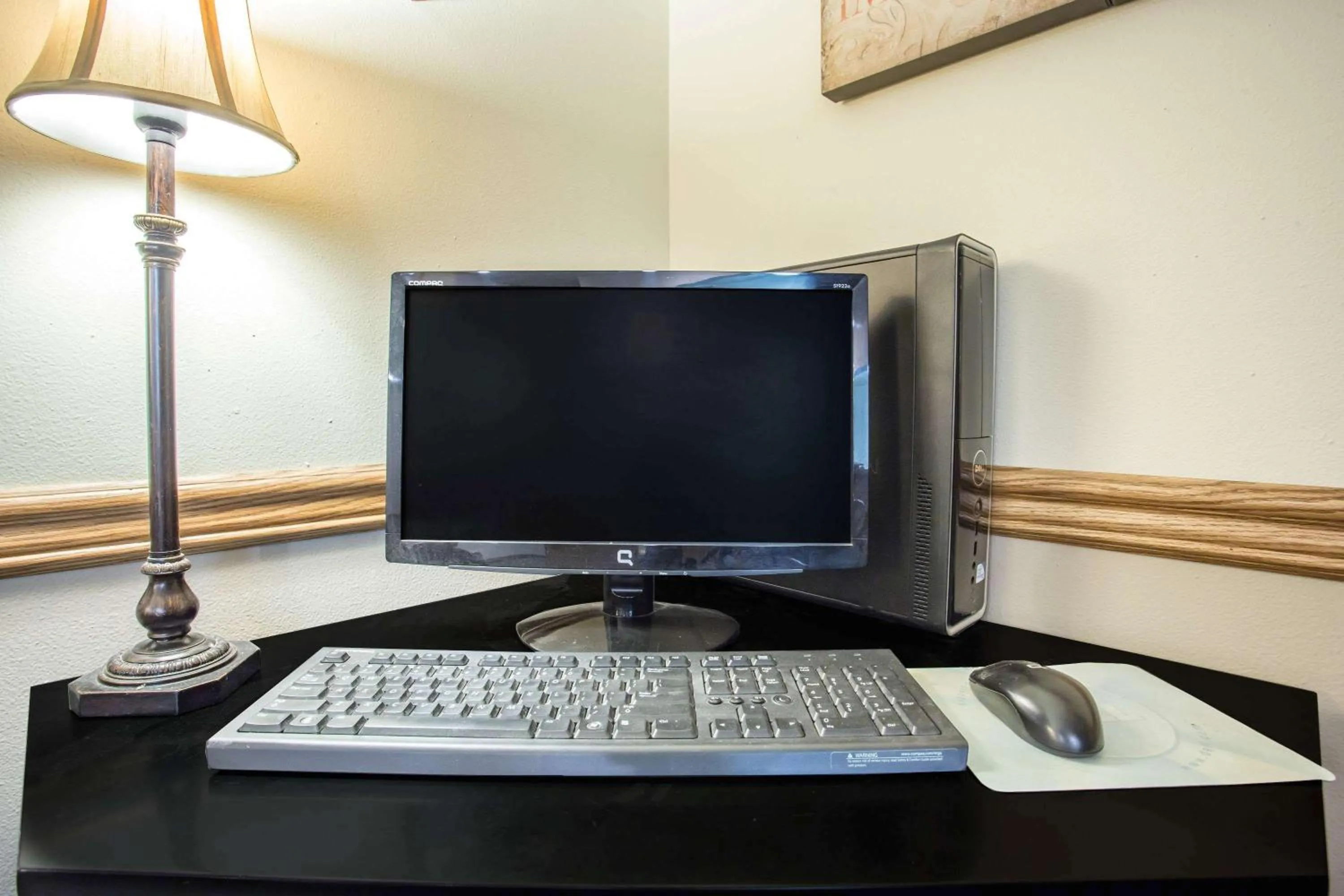 On site, TV/Entertainment Center in Super 8 by Wyndham Prairie Du Chien