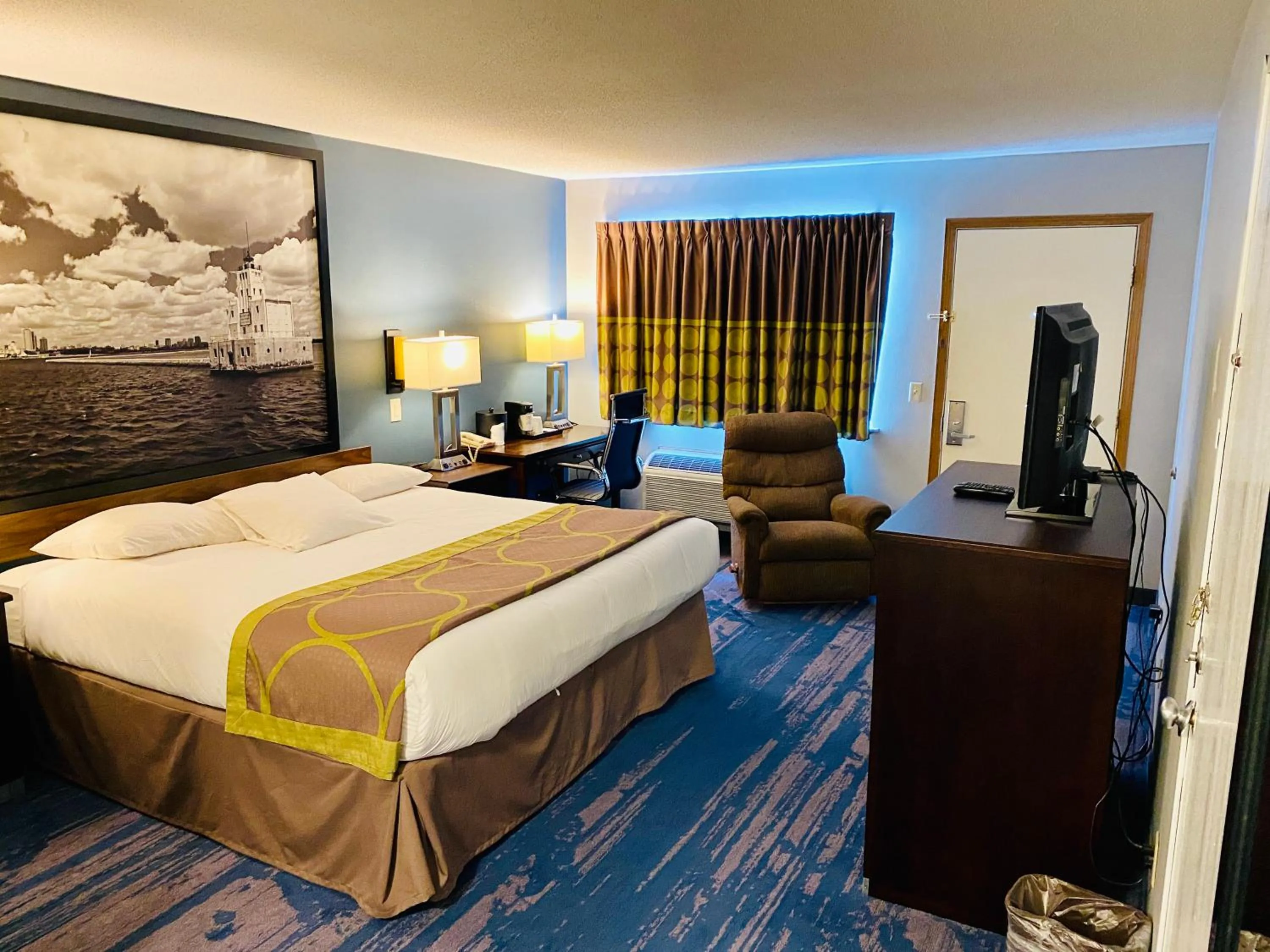 Super 8 by Wyndham Prairie Du Chien